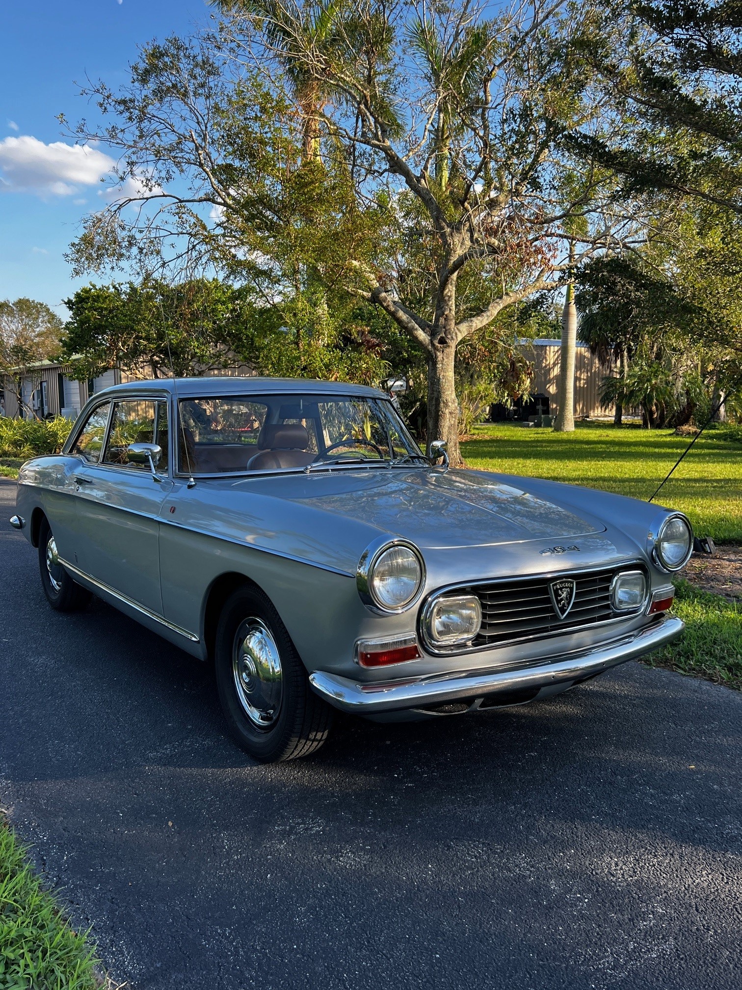 Peugeot 404 Coupe Injection 4-Speed 