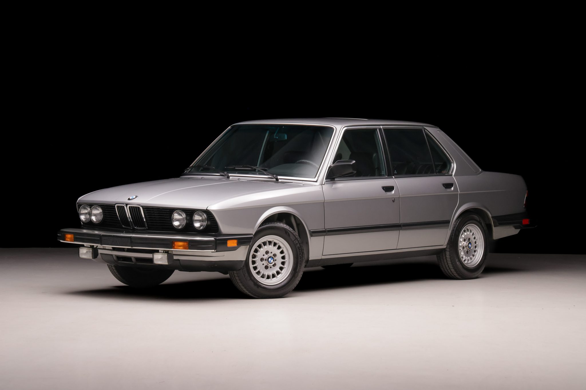 BMW E28 5-Series 
