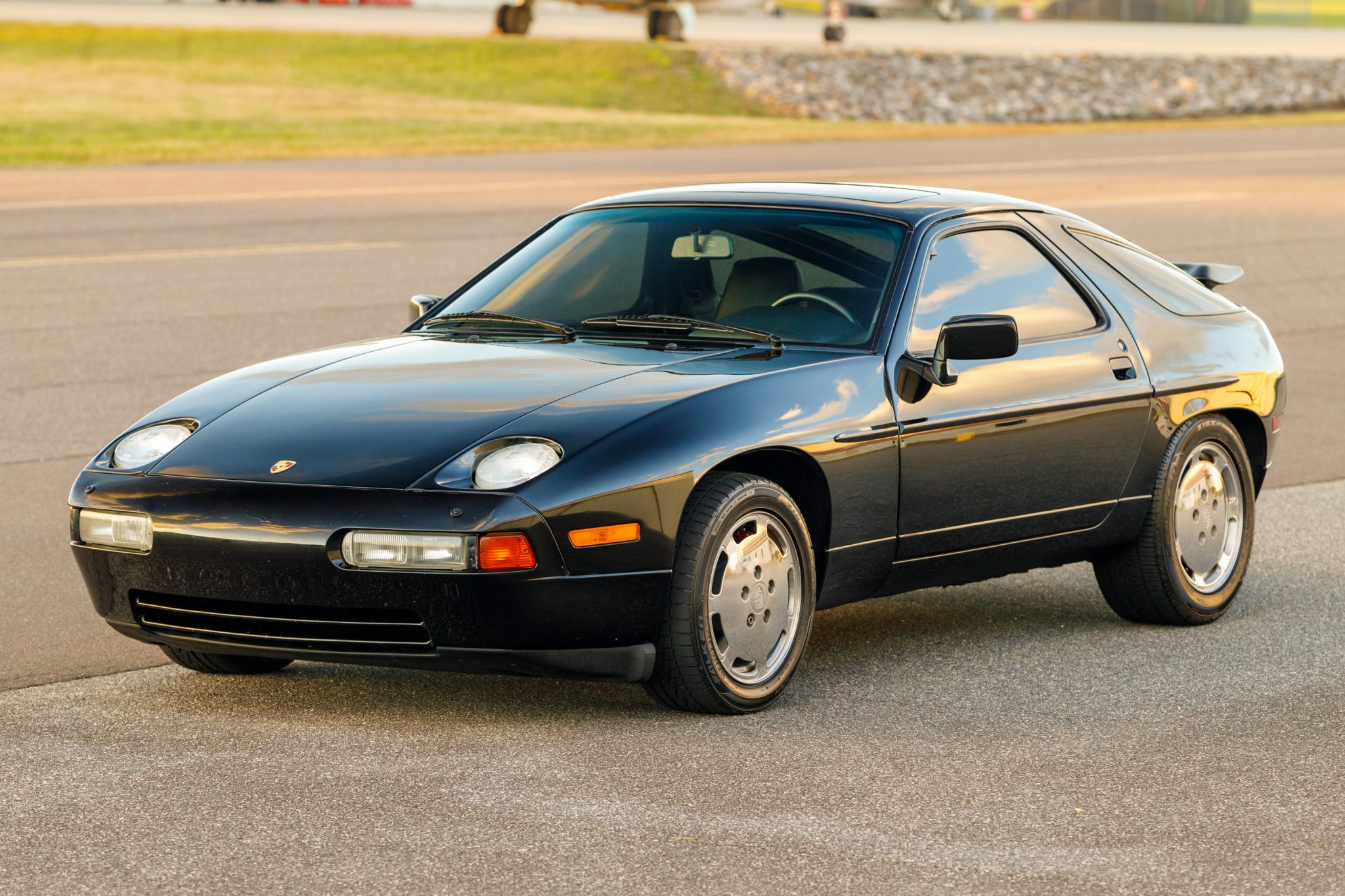 Porsche 928 