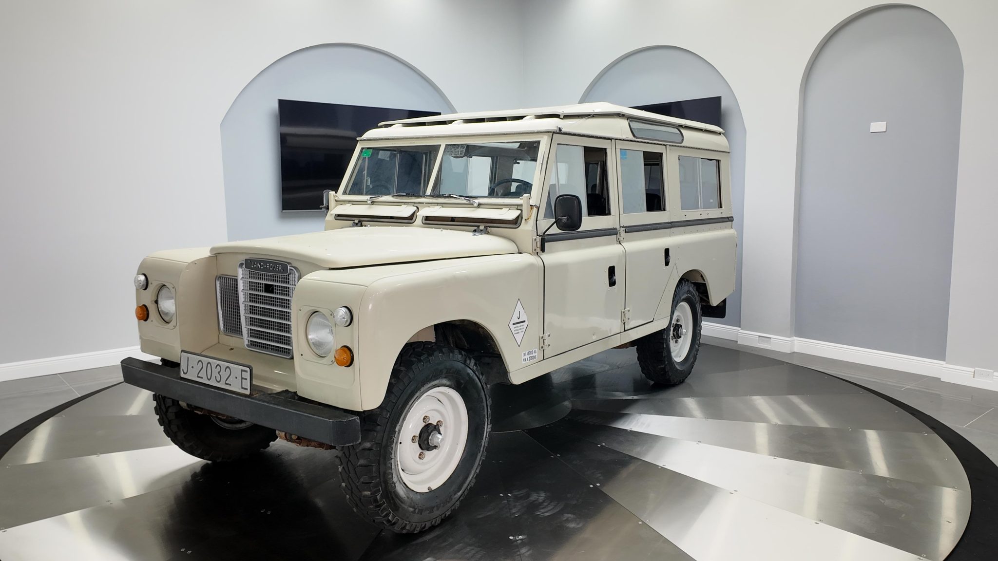 Land Rover Series 109 