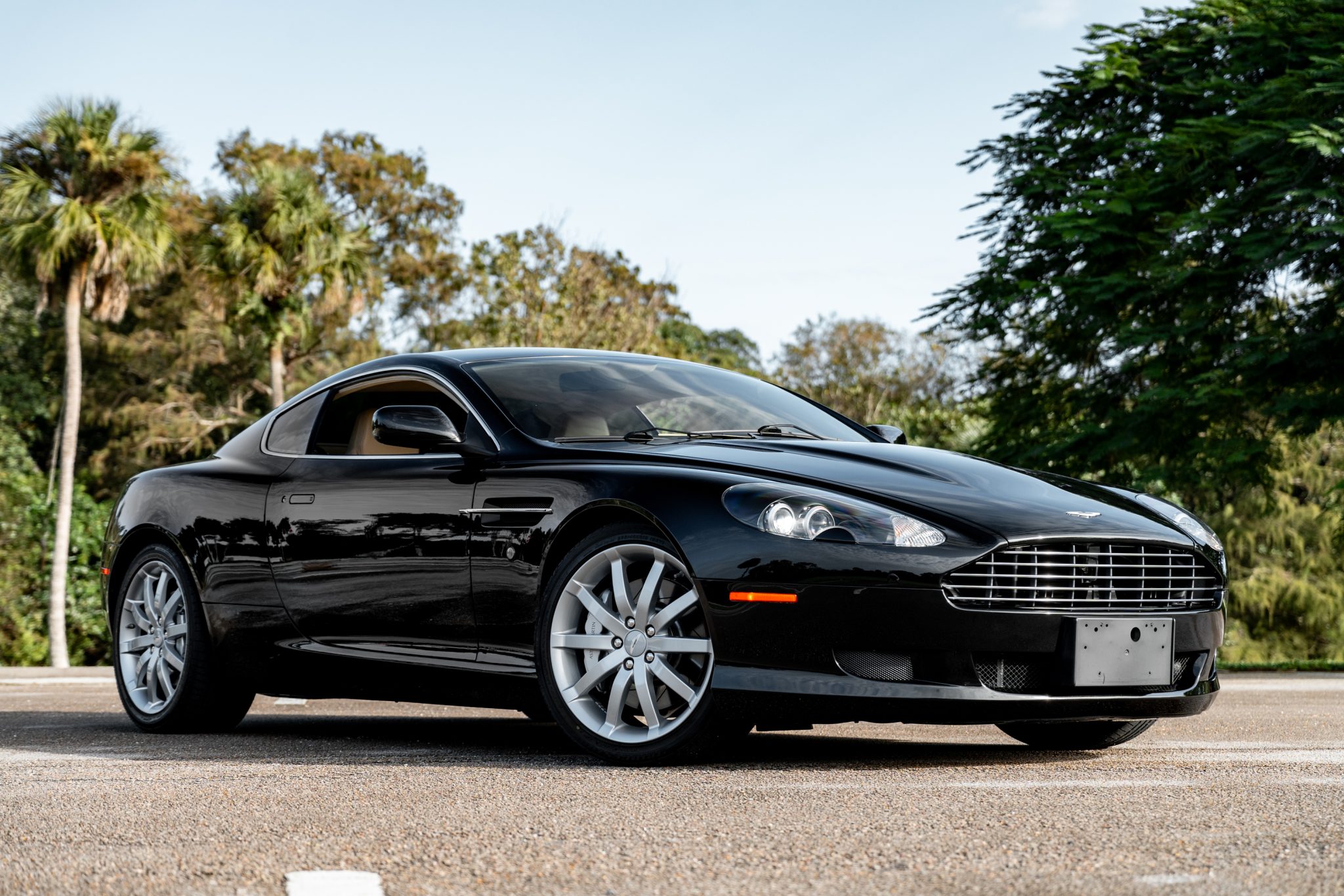 Aston Martin DB9 