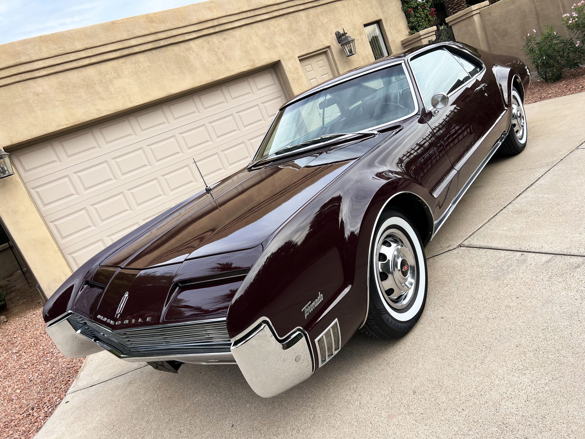 Oldsmobile Toronado 
