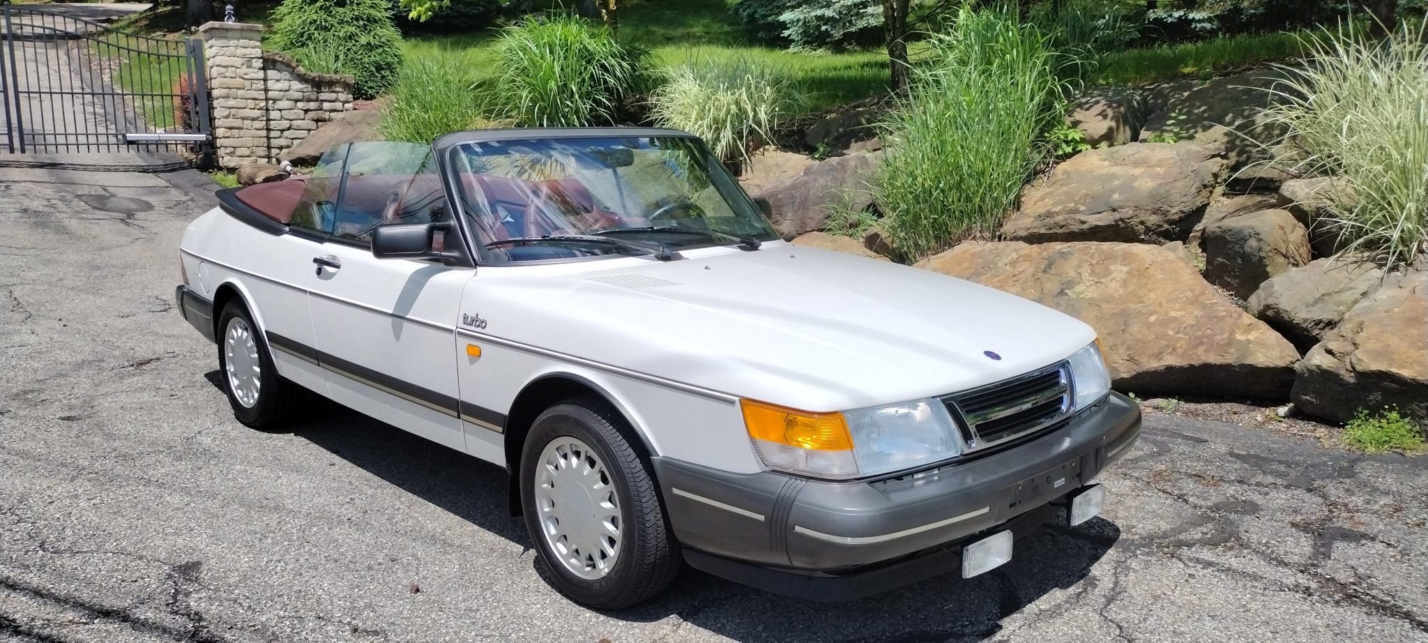 Saab 900 