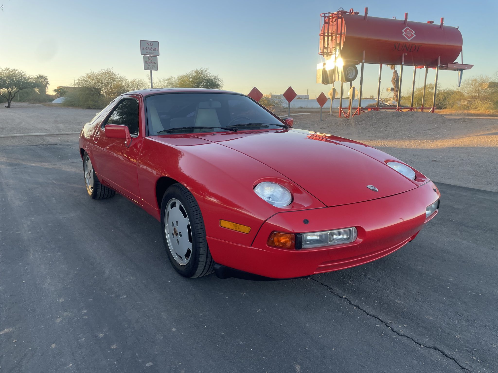 Porsche 928 
