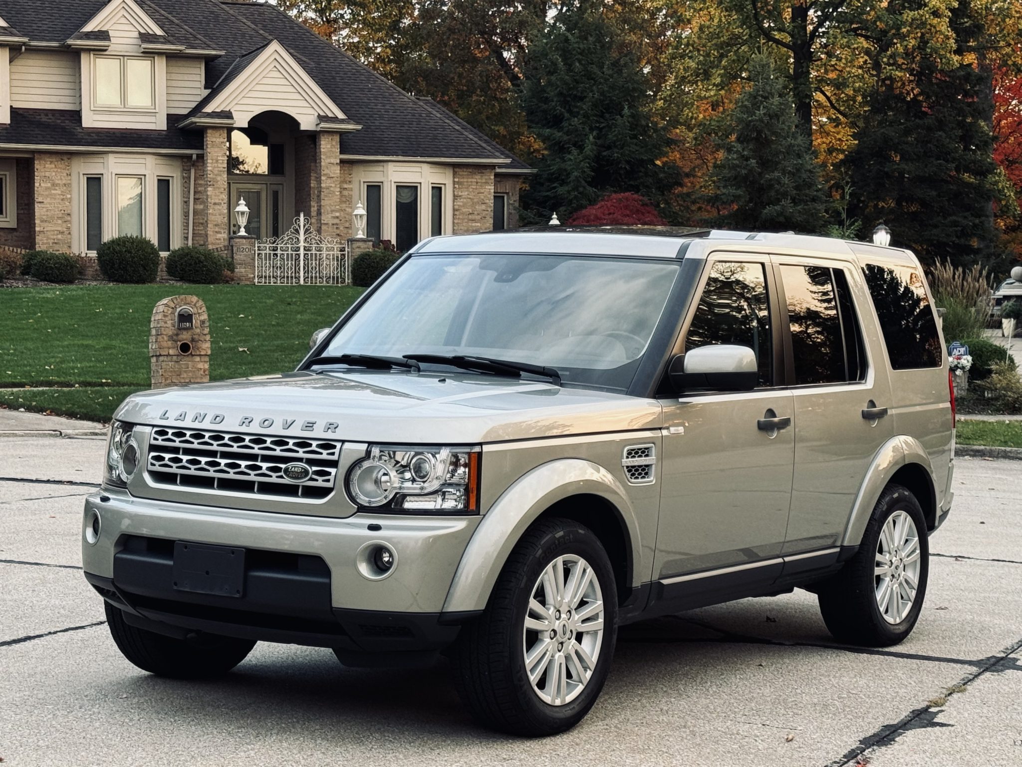 Land Rover LR4 