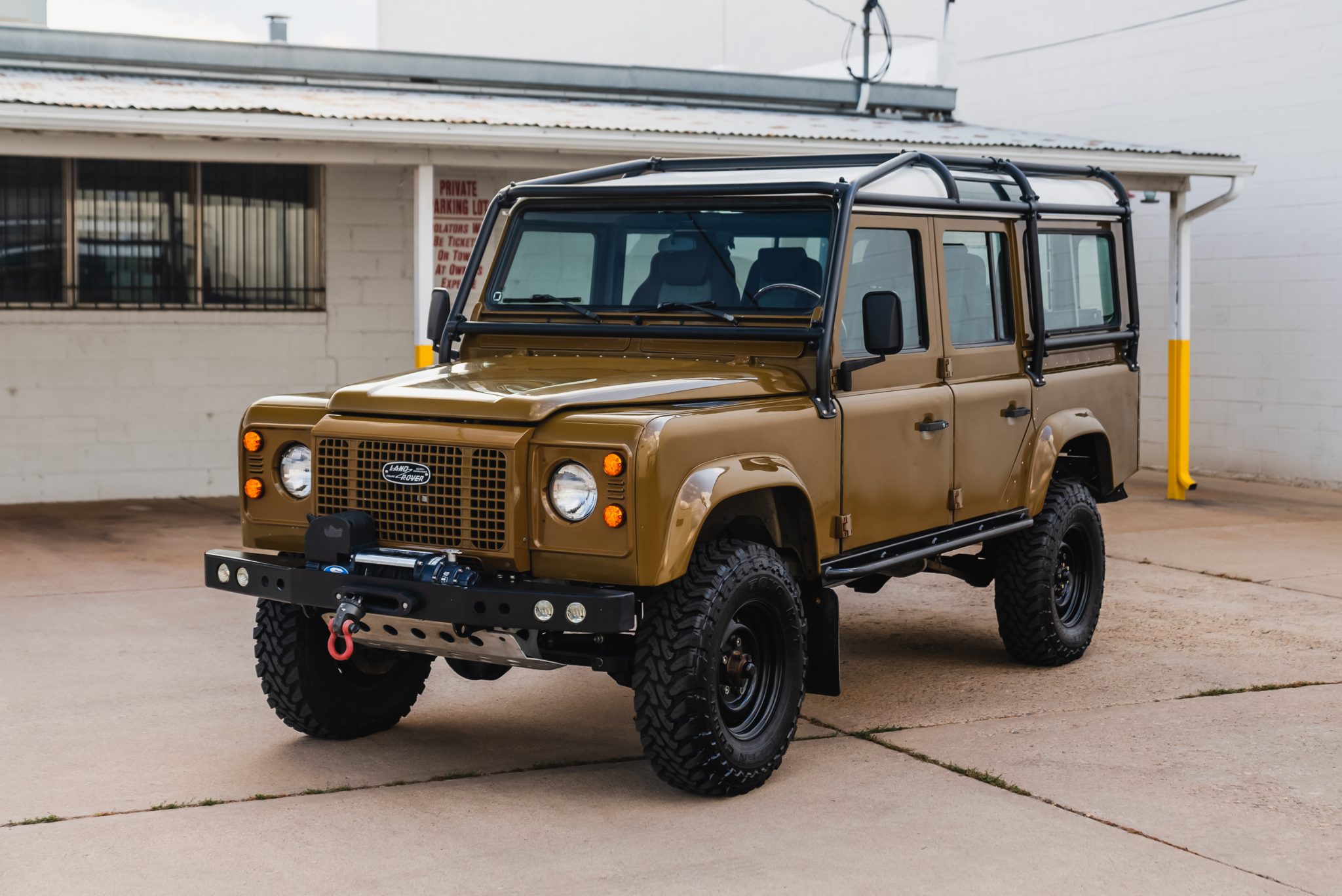 Land Rover 110 / Defender 110 (Euro Spec) 