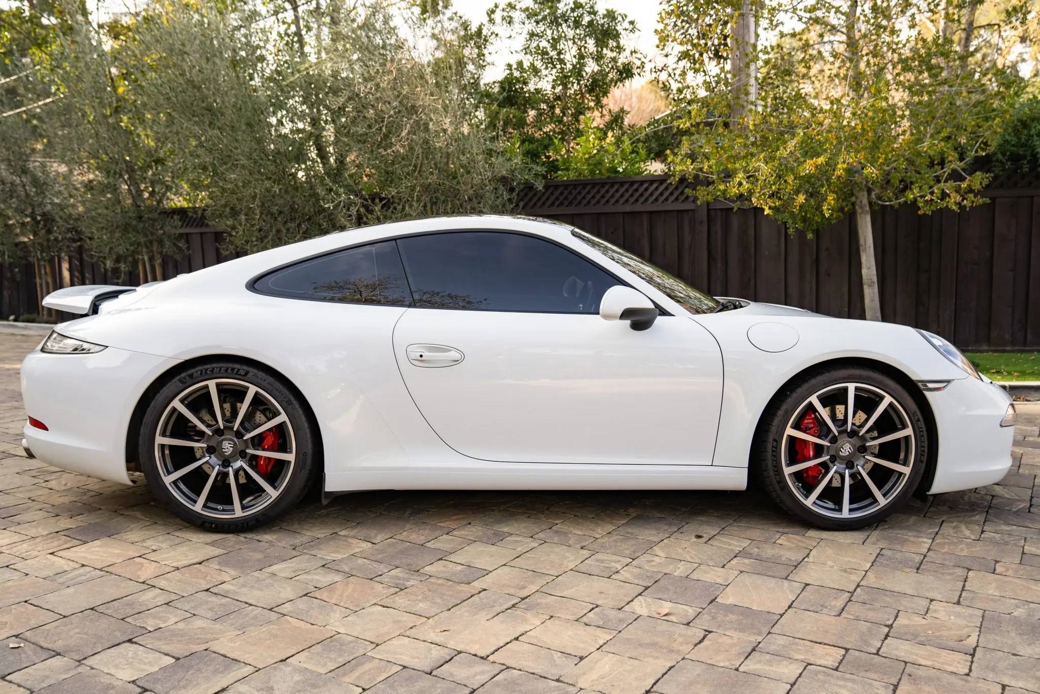 Porsche 991 911 (Non-Turbo/GT2/GT3) 