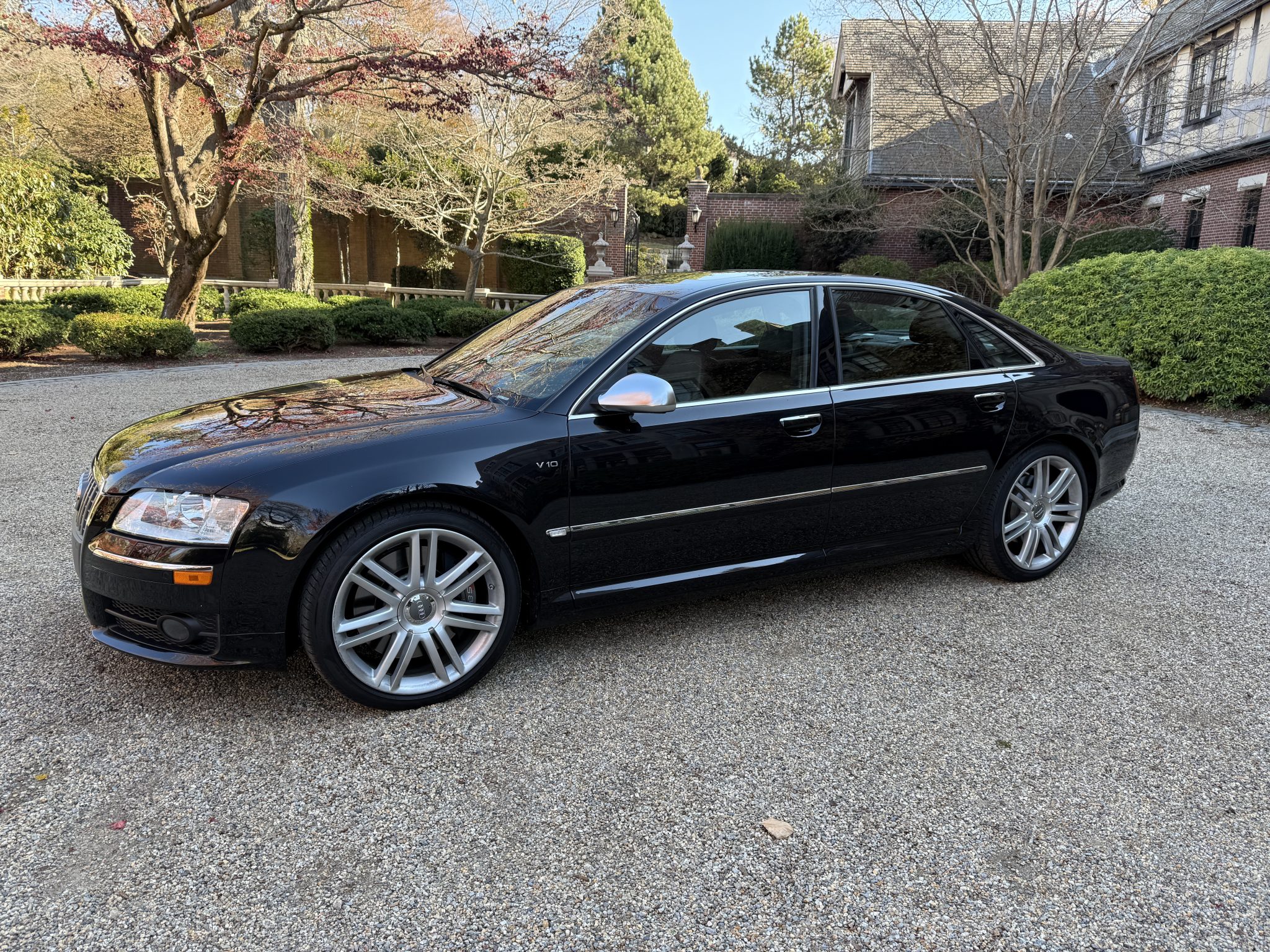 Audi S8 