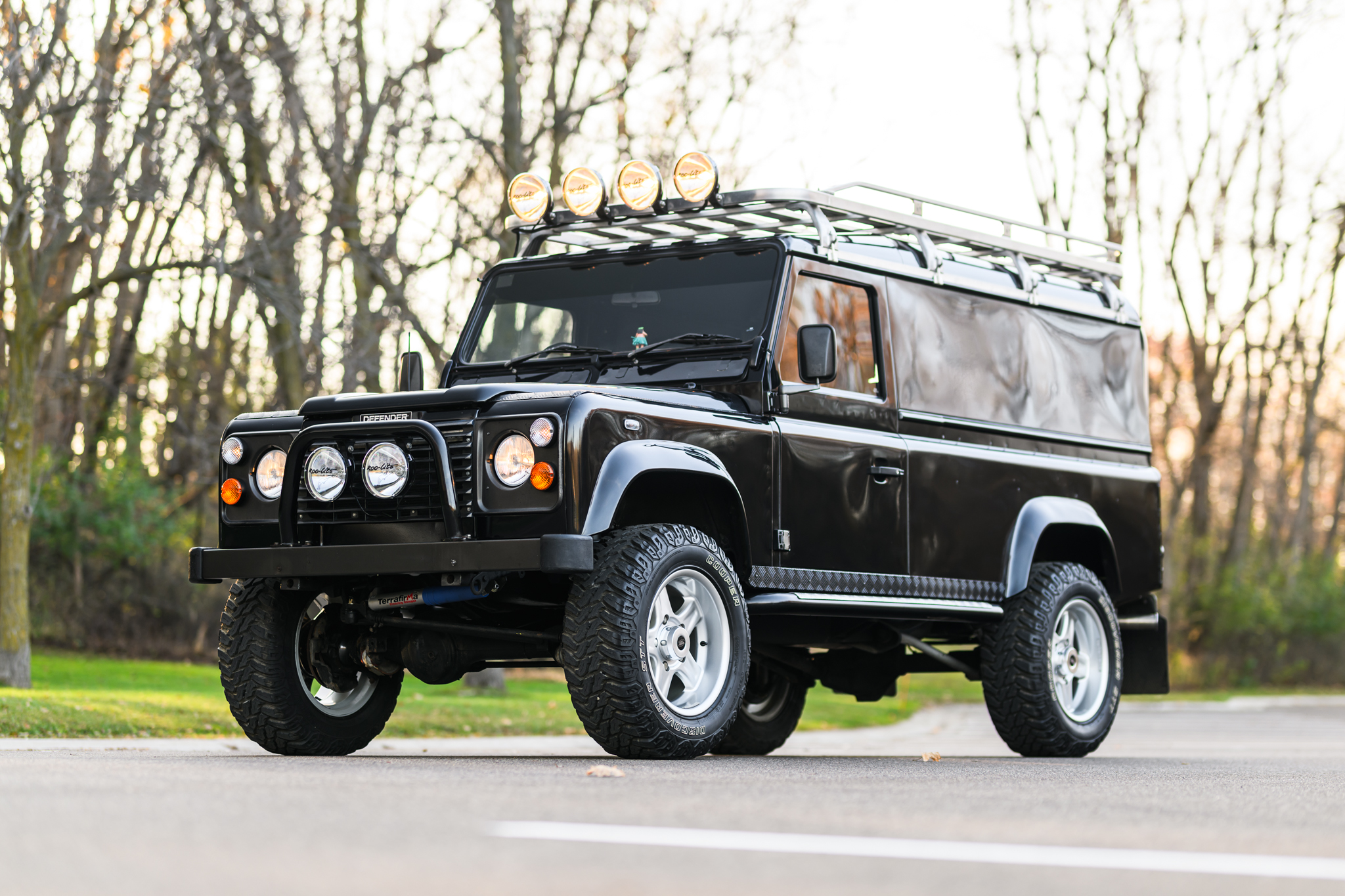 Land Rover 110 / Defender 110 (Euro Spec) 