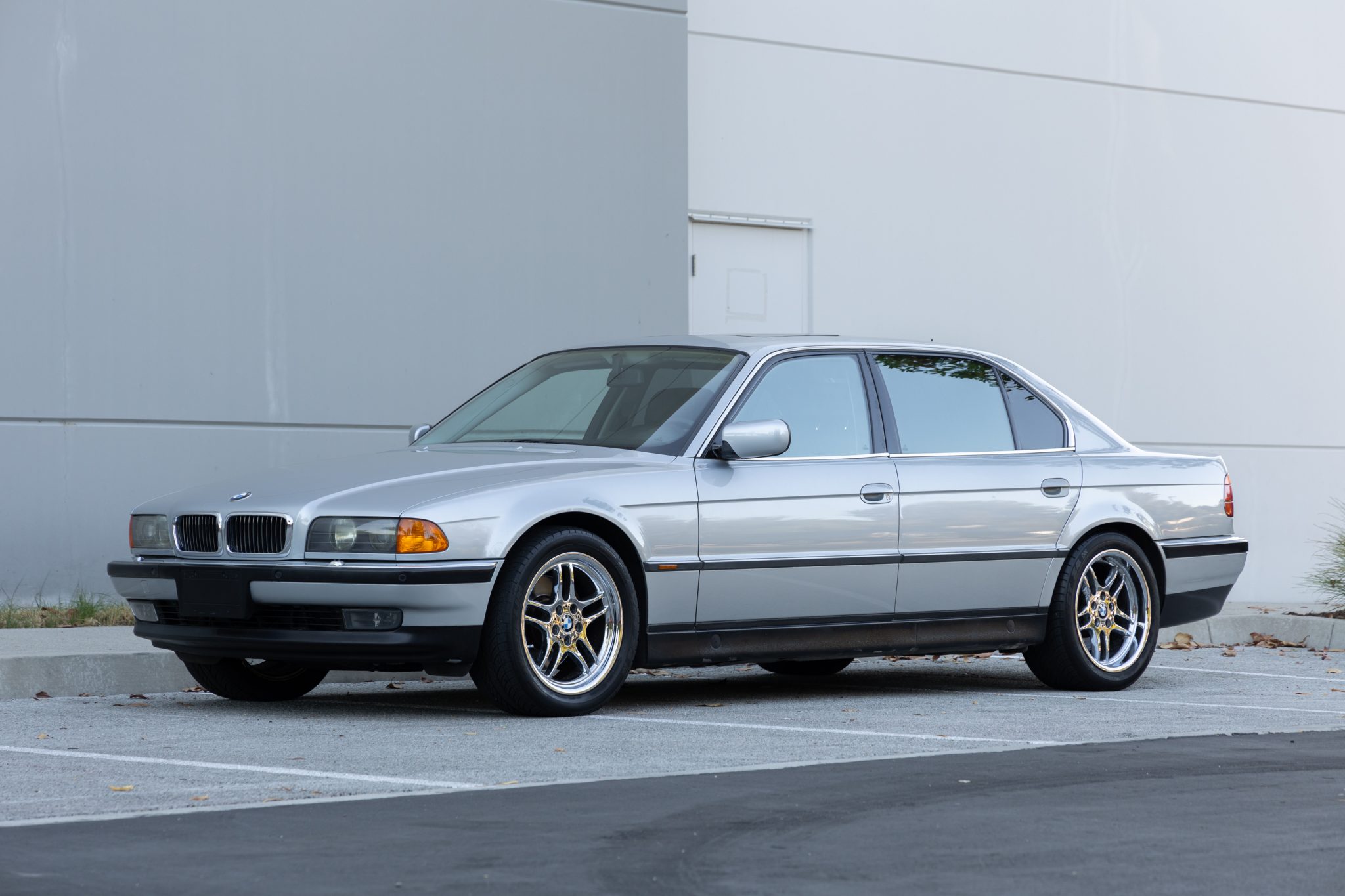 BMW E38 7-Series 