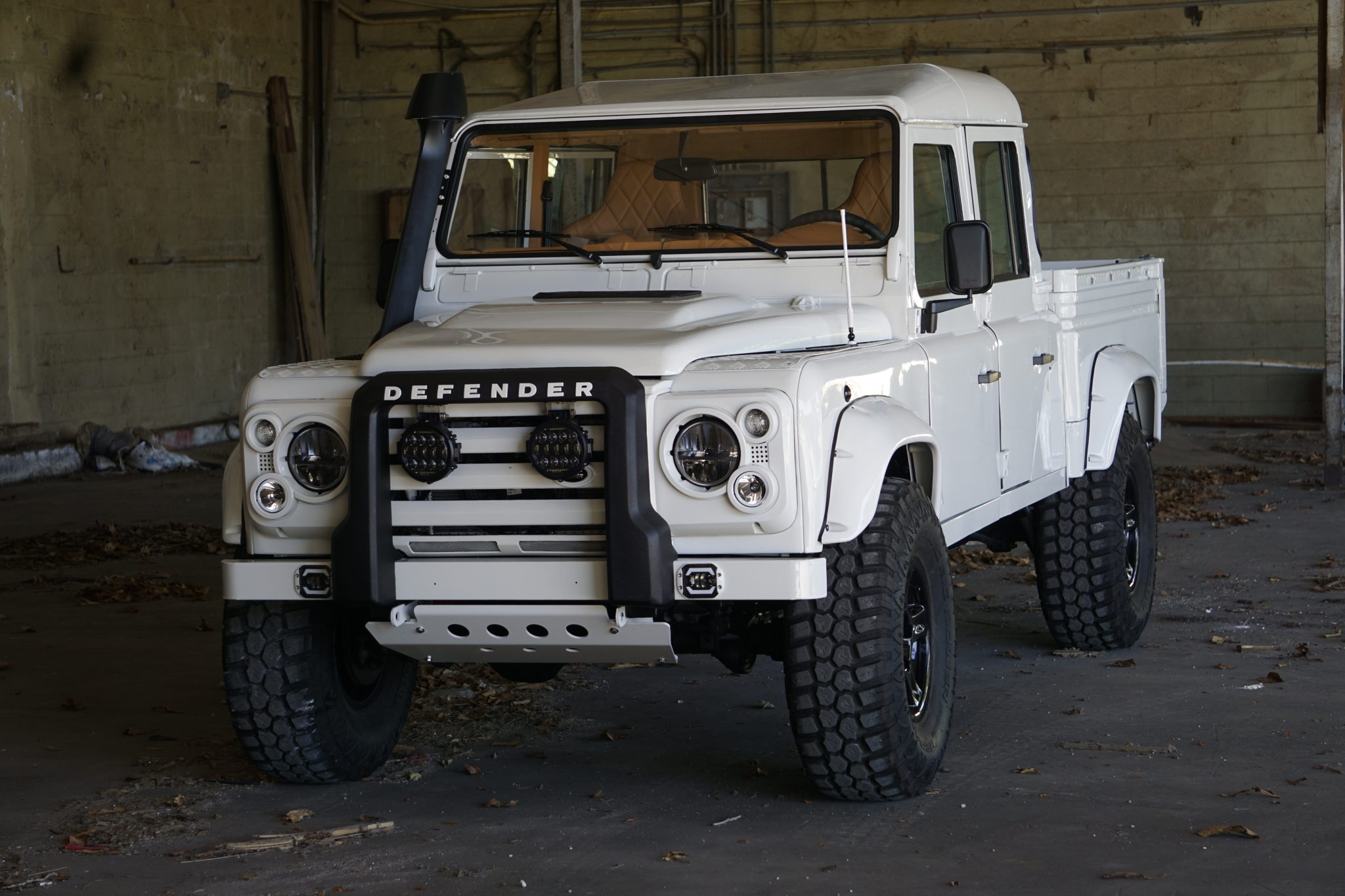 Land Rover 127 / Defender 130 