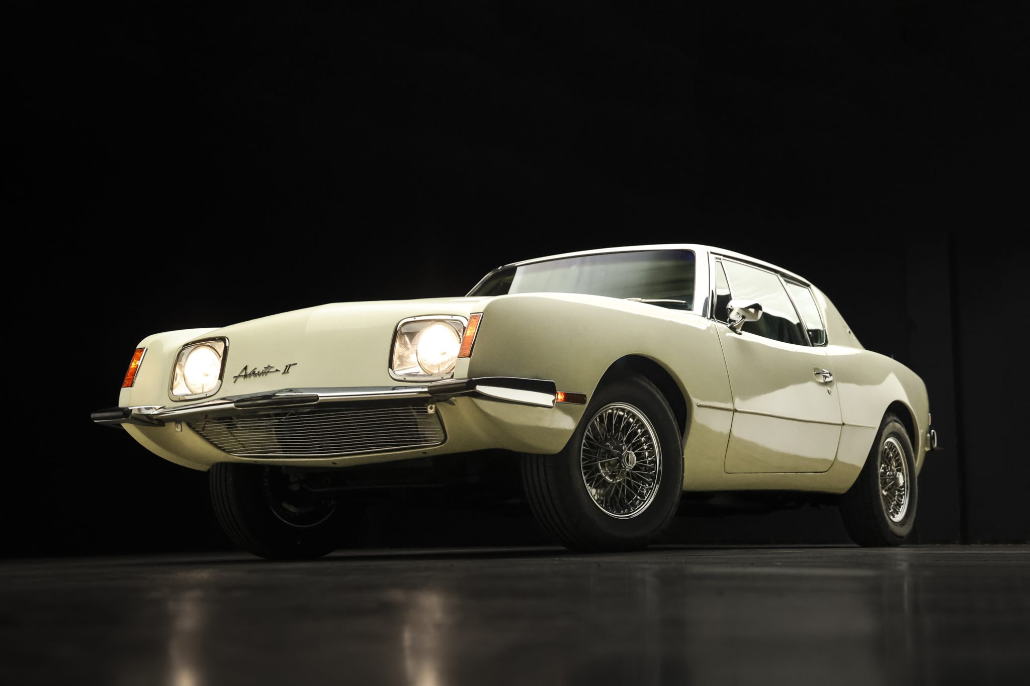 1982 Studebaker Avanti 