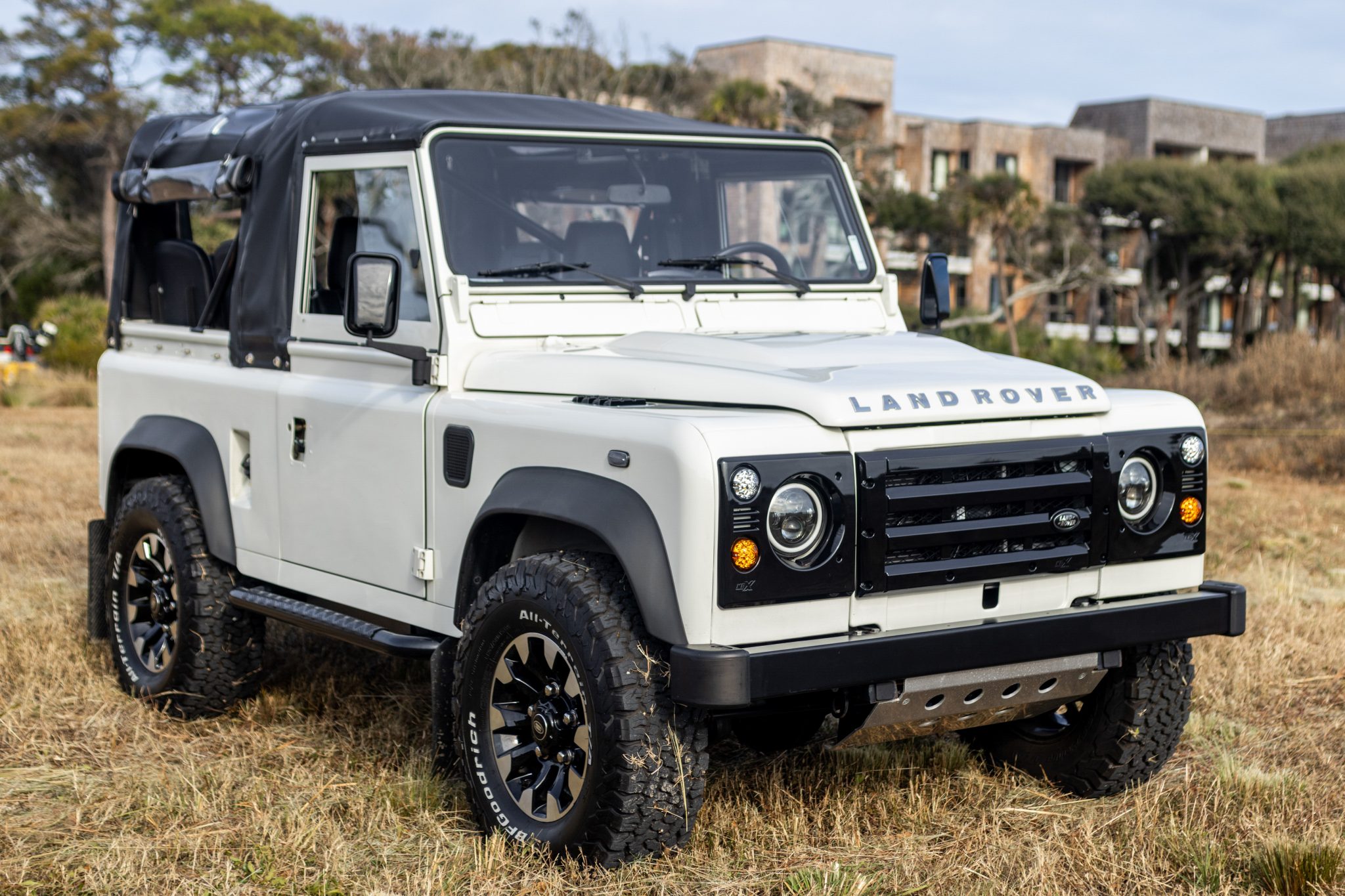 Land Rover 90 / Defender 90 (Euro Spec) 