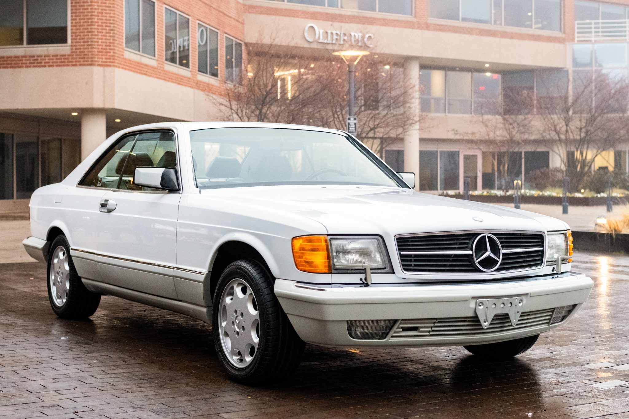 Mercedes-Benz C126 