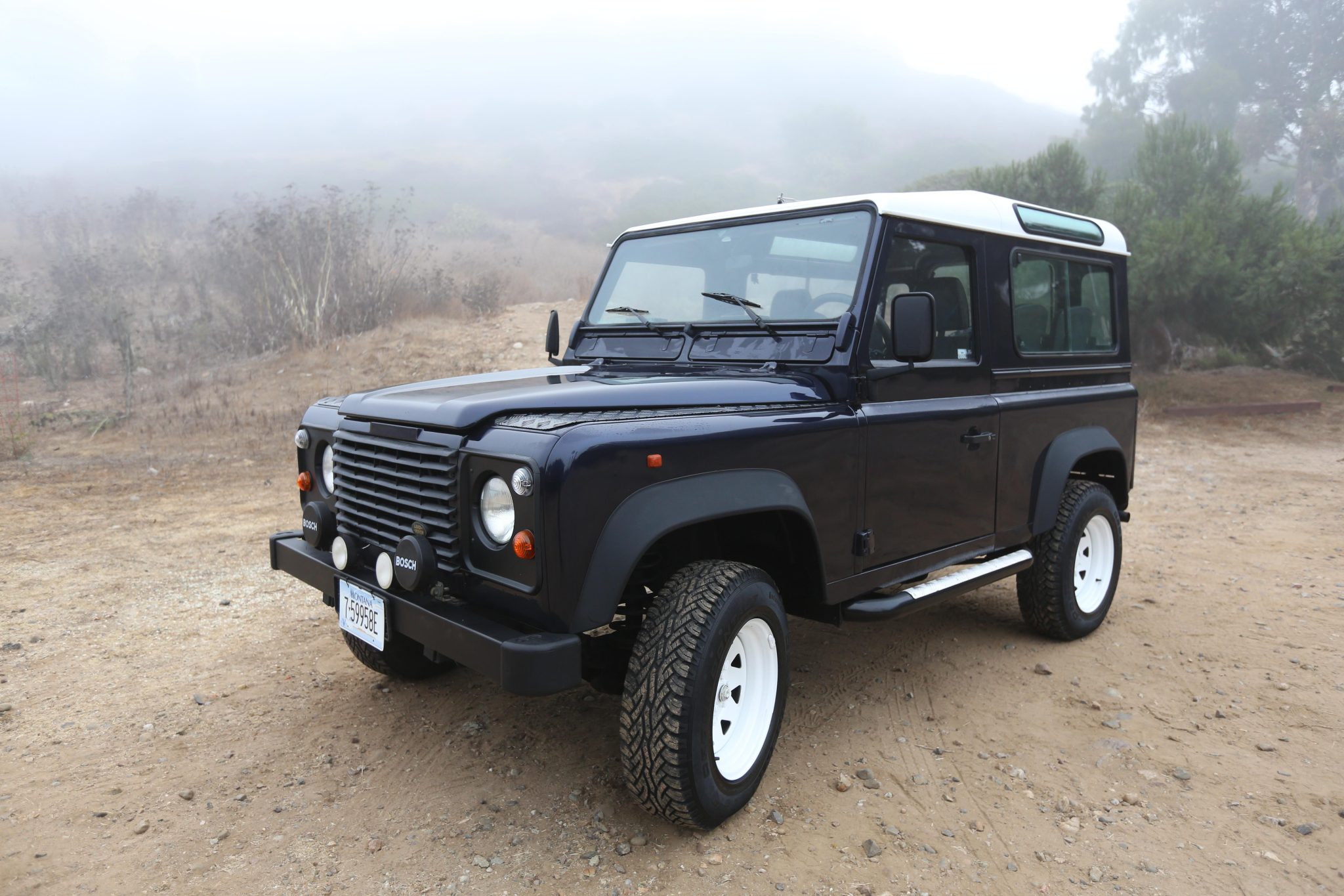 Land Rover 90 / Defender 90 (Euro Spec) 
