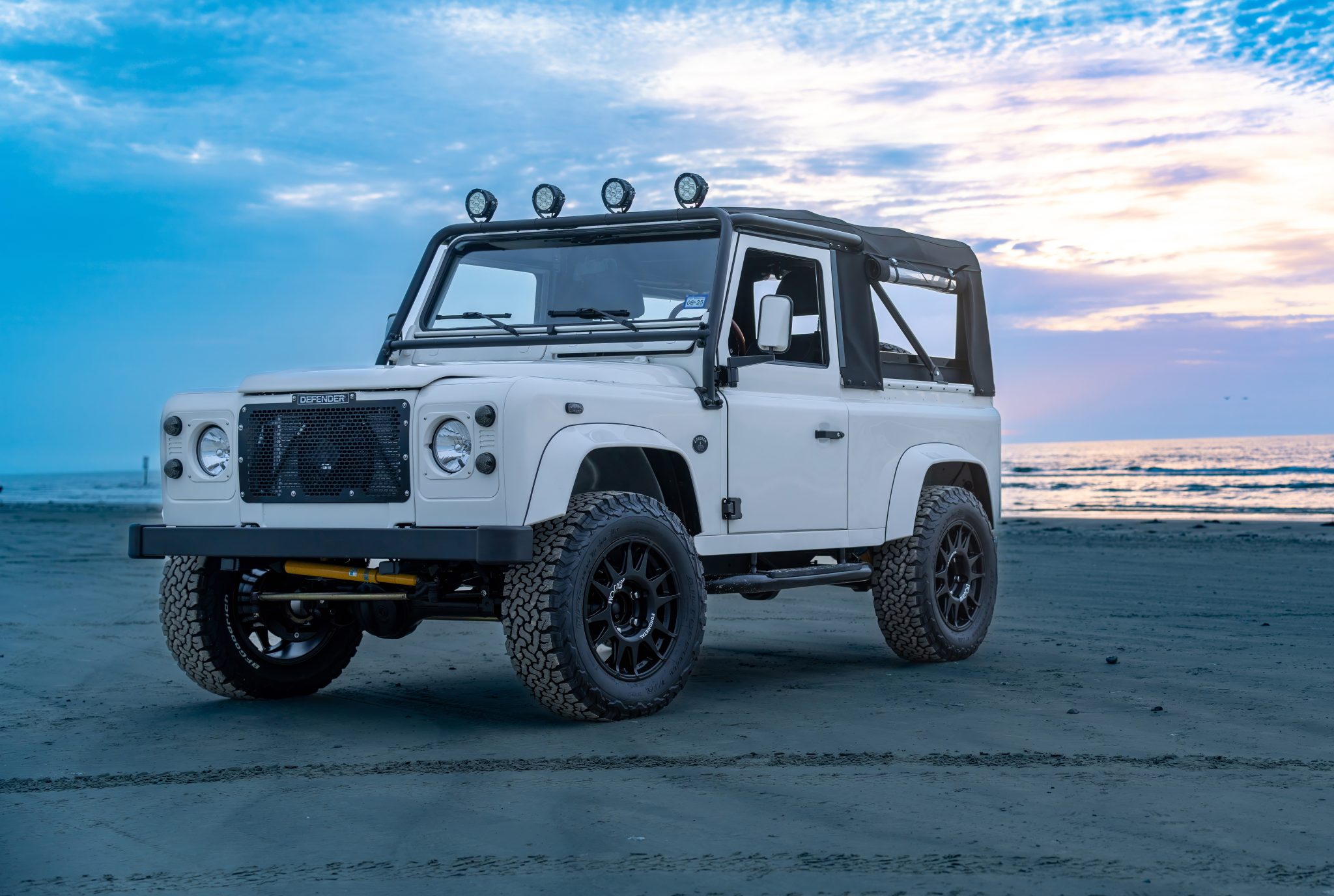 Land Rover 90 / Defender 90 (Euro Spec) 