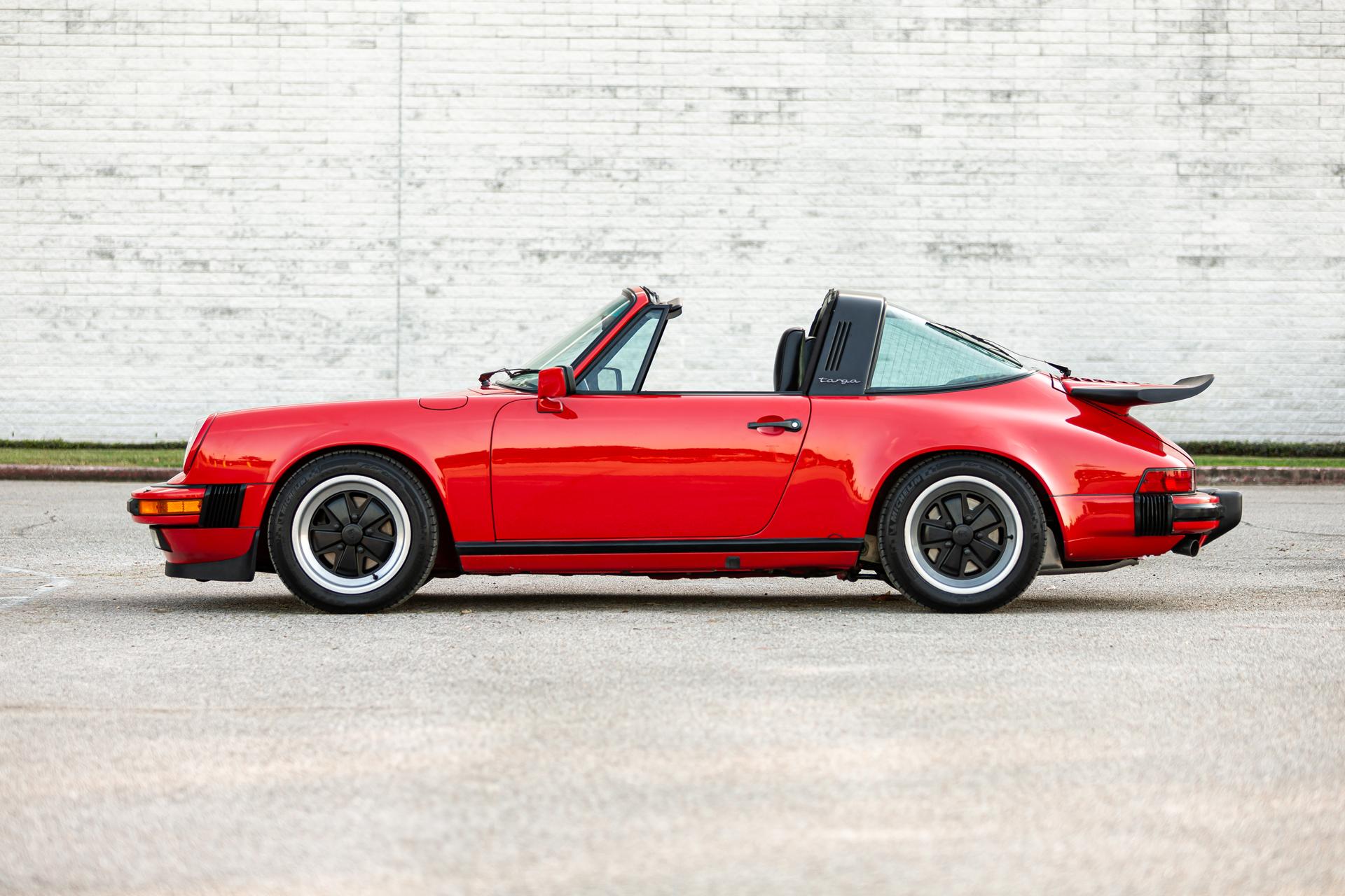 Porsche 911 Carrera 3.2 