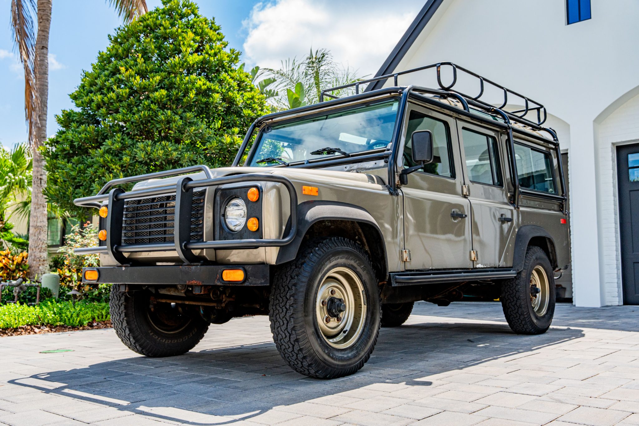 Land Rover Defender 110 NAS 