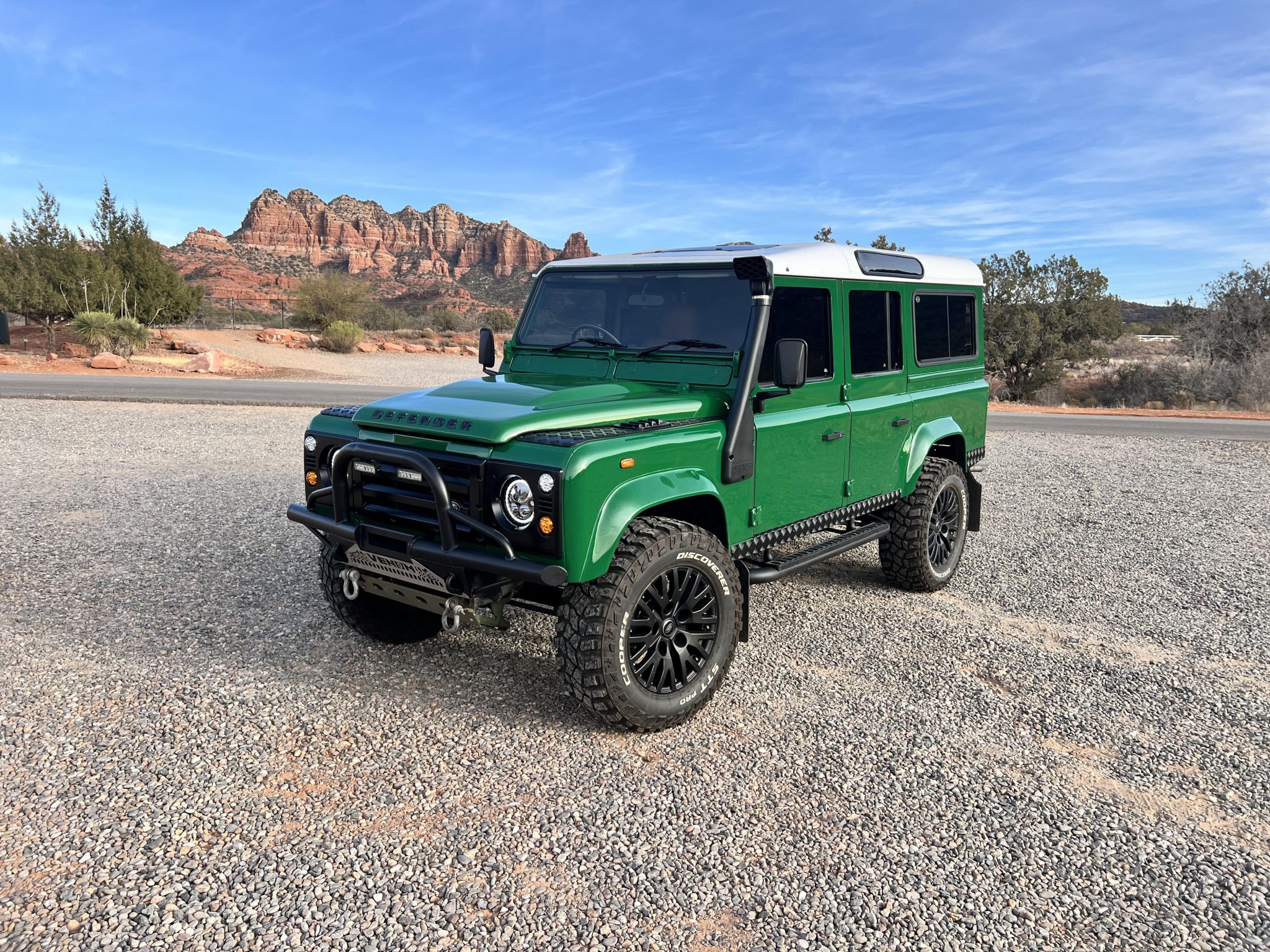 Land Rover 110 / Defender 110 (Euro Spec) 