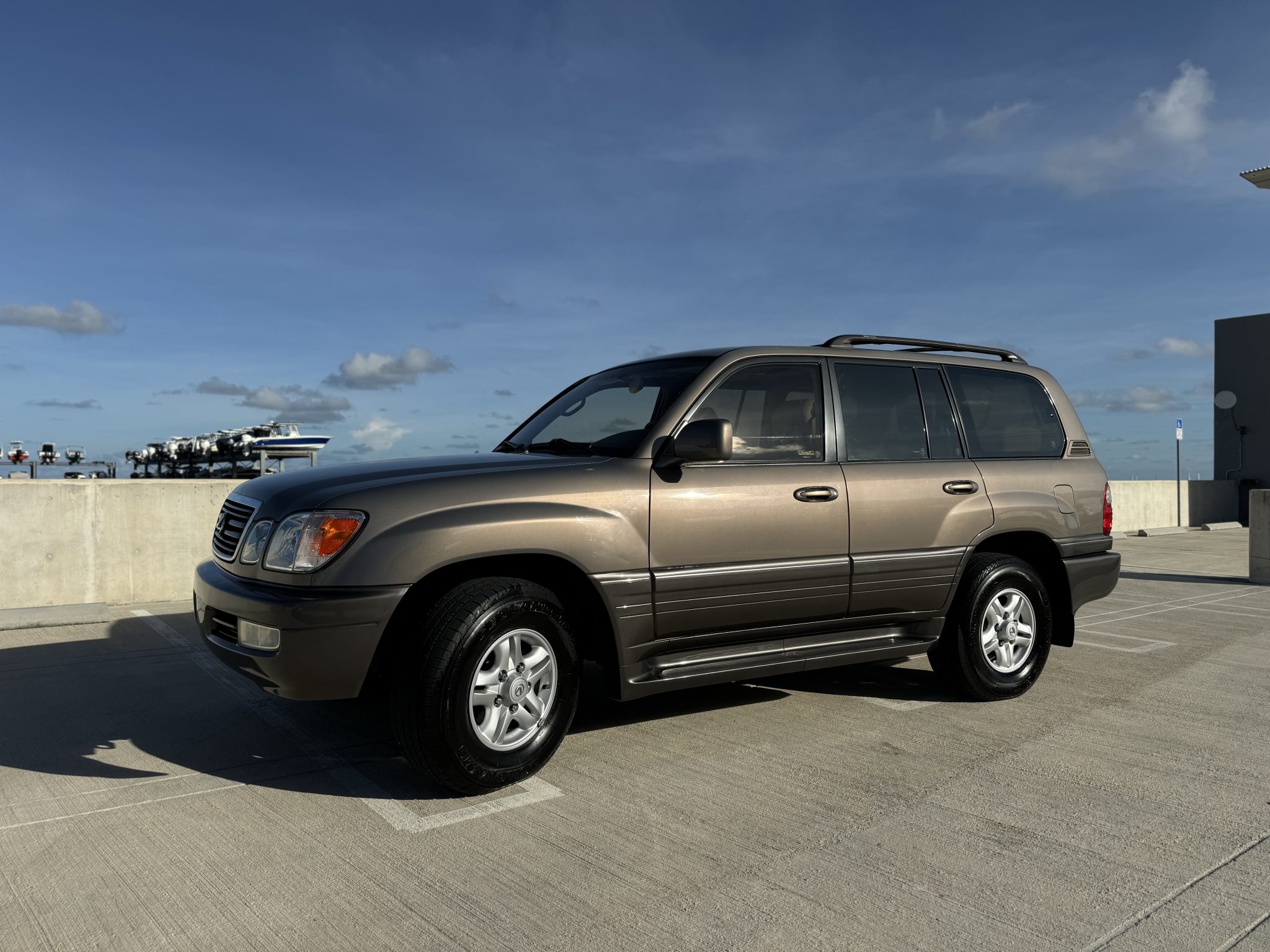 Lexus LX470 