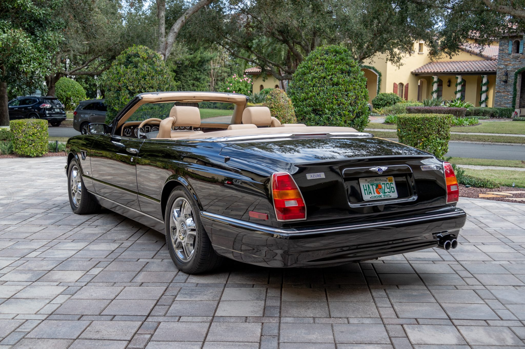 Bentley Azure 