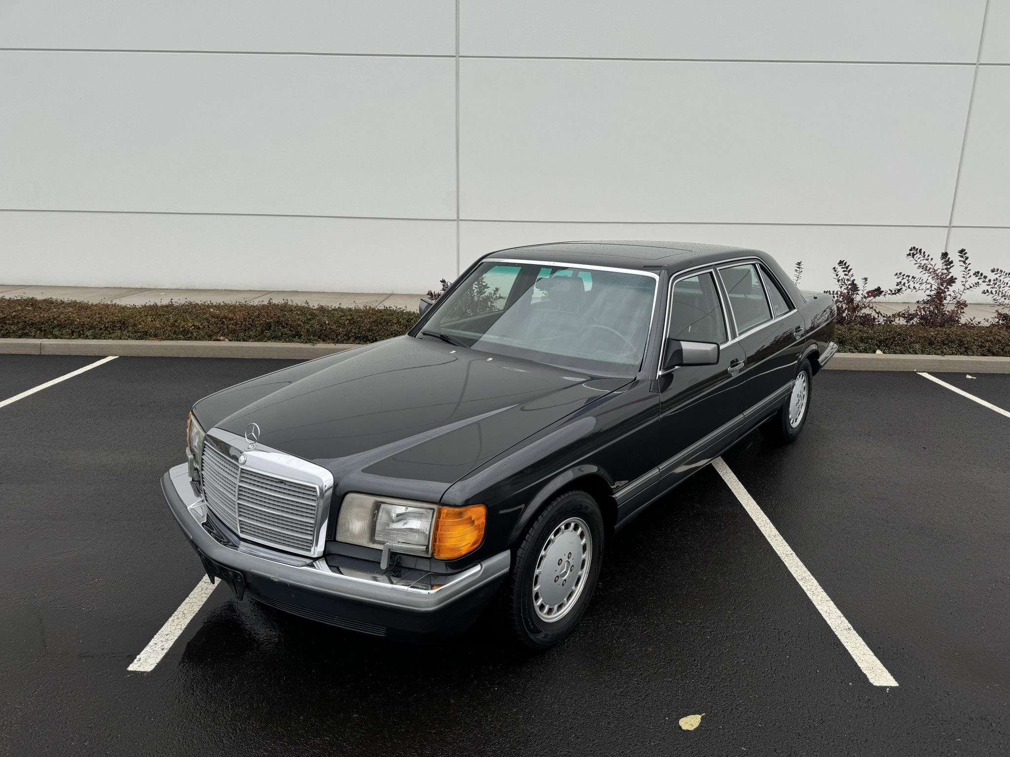 Mercedes-Benz W126 S-Class 