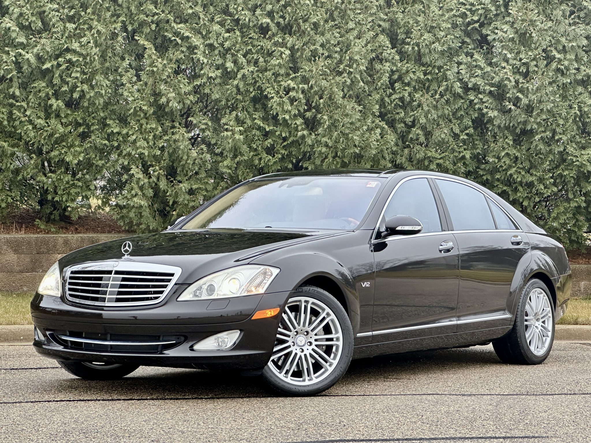 Mercedes-Benz W221 S-Class 