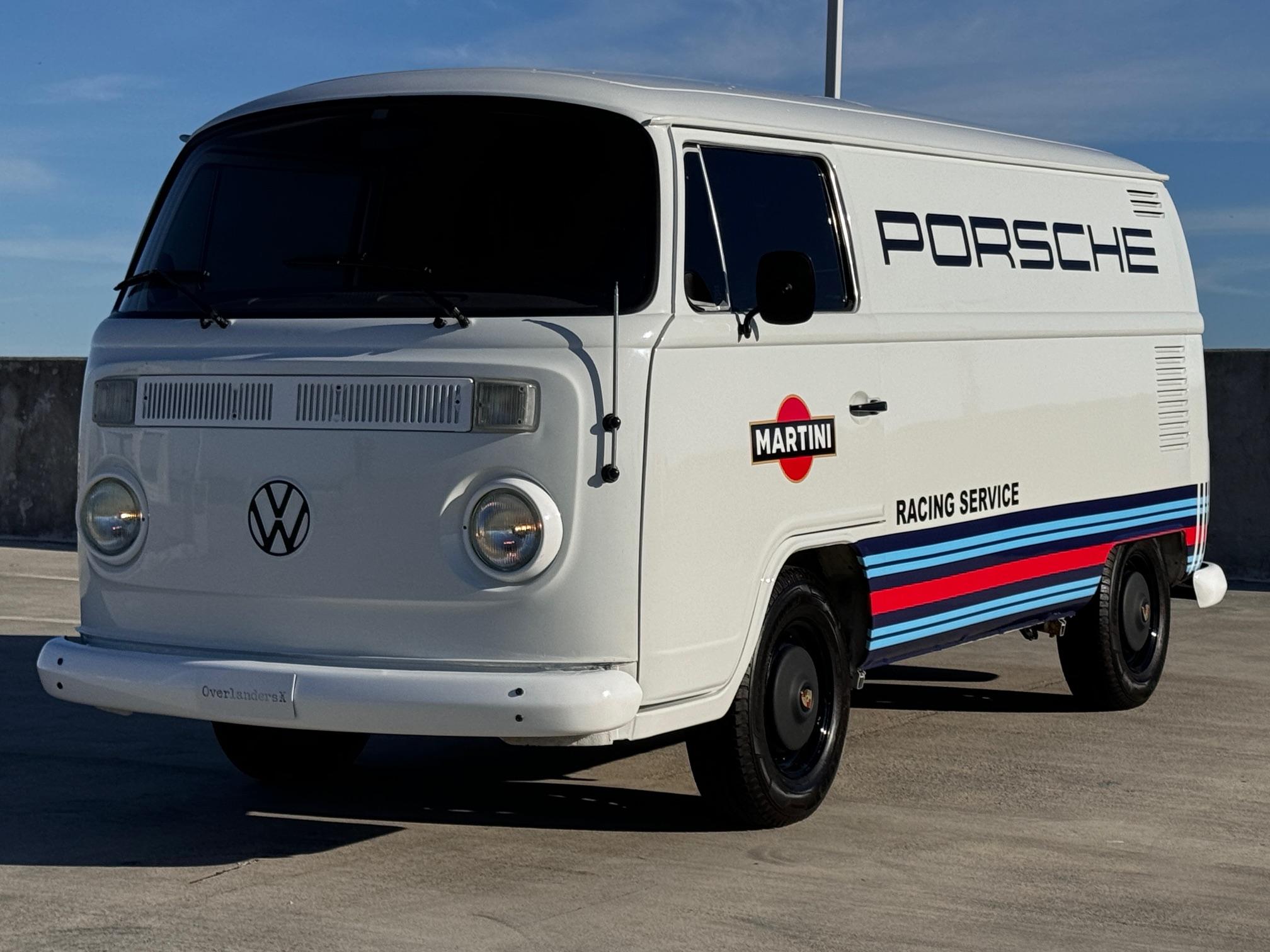 Volkswagen Bay-Window Bus 