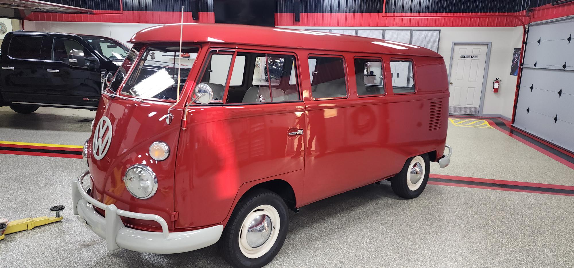 Volkswagen Split-Window Bus 
