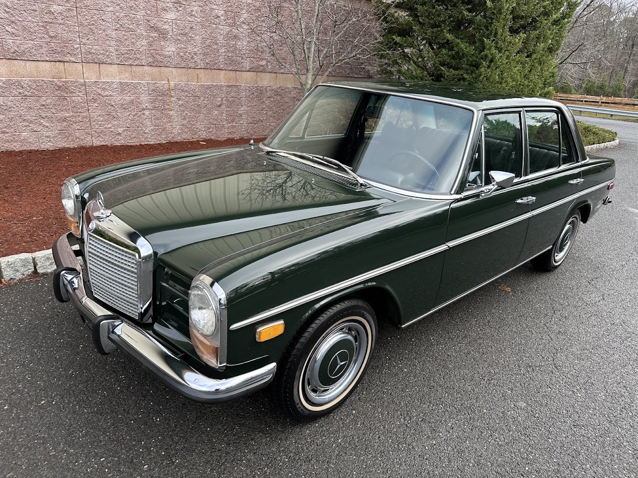 Mercedes-Benz W114 & W115 