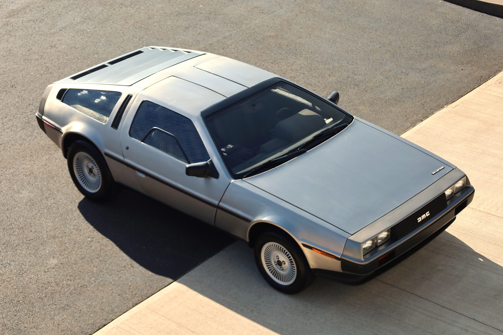DeLorean DMC-12 