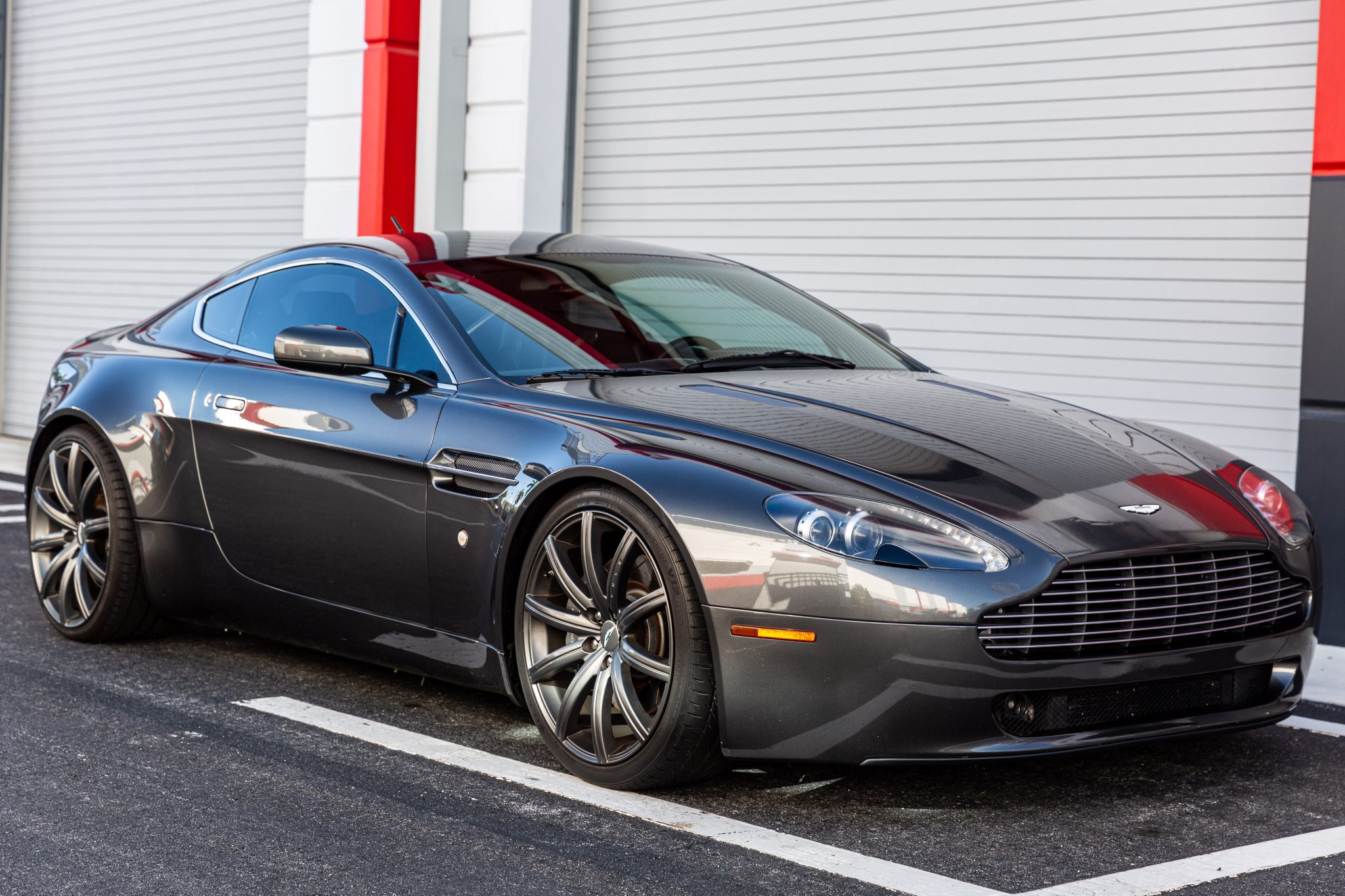 Aston Martin V8 Vantage (2006+) 