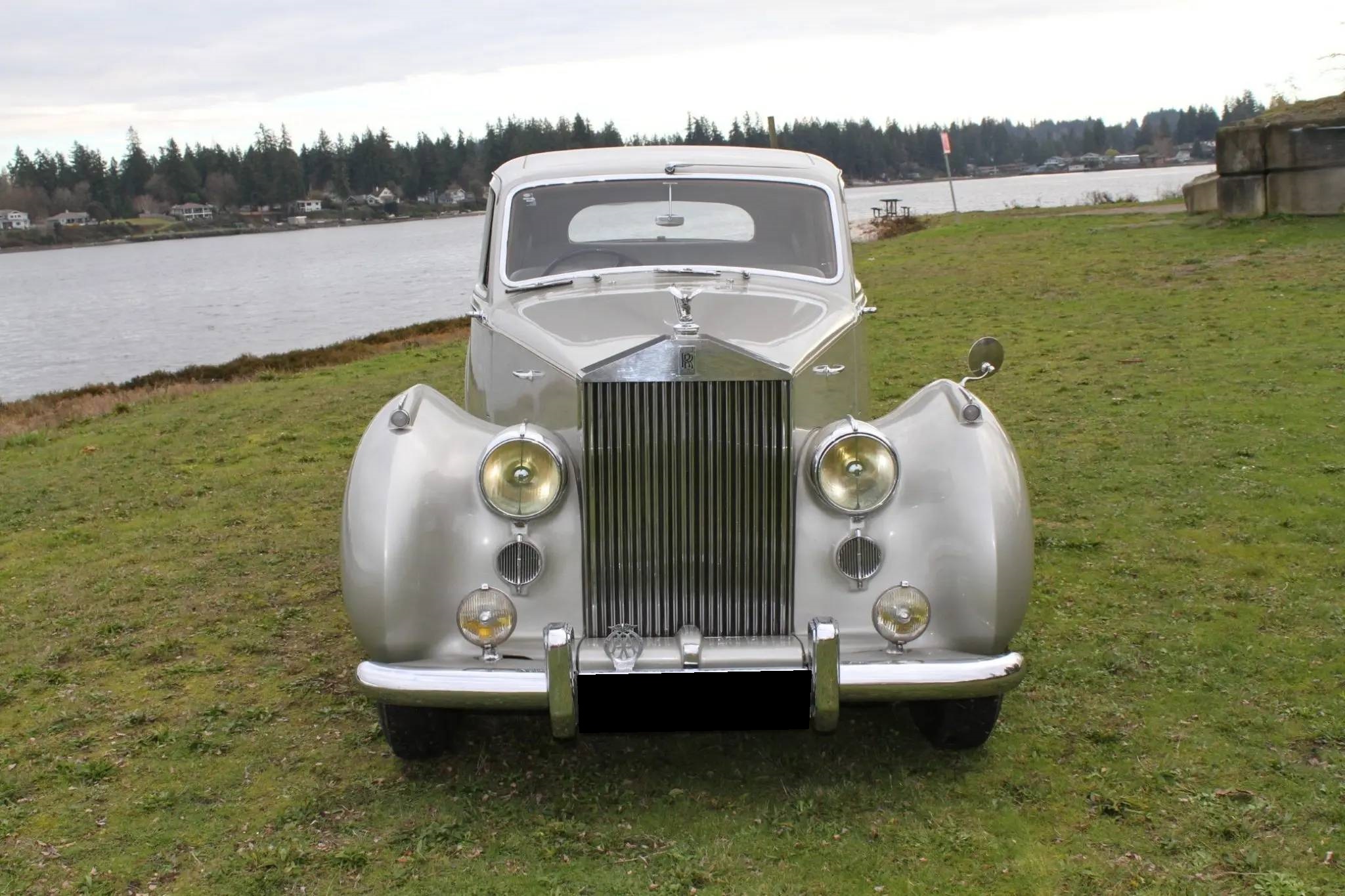 Rolls-Royce Silver Dawn 