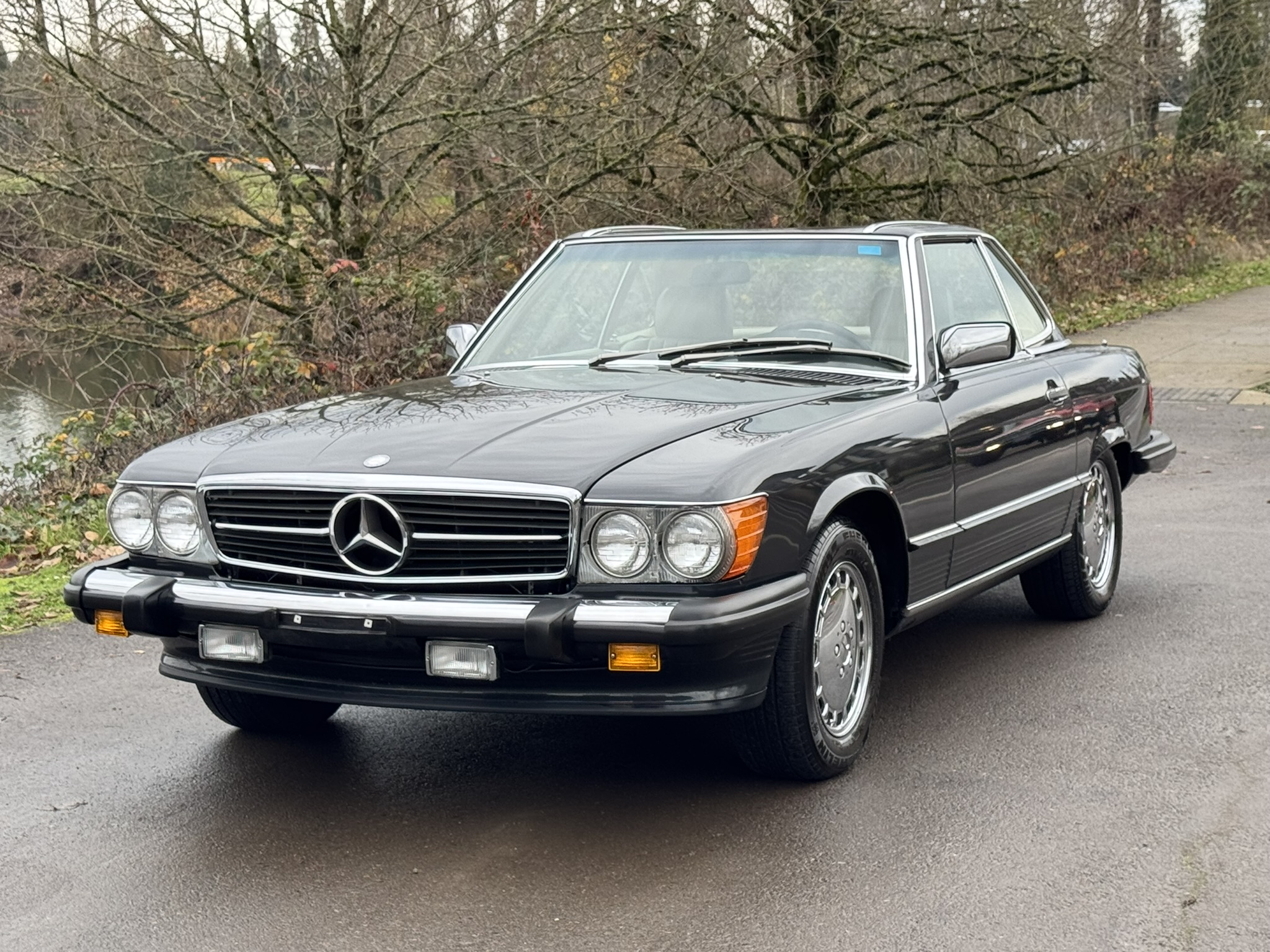 Mercedes-Benz R107 SL 