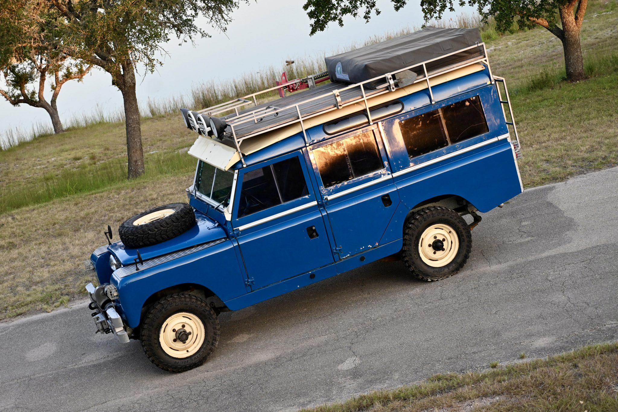 Land Rover Series 109 