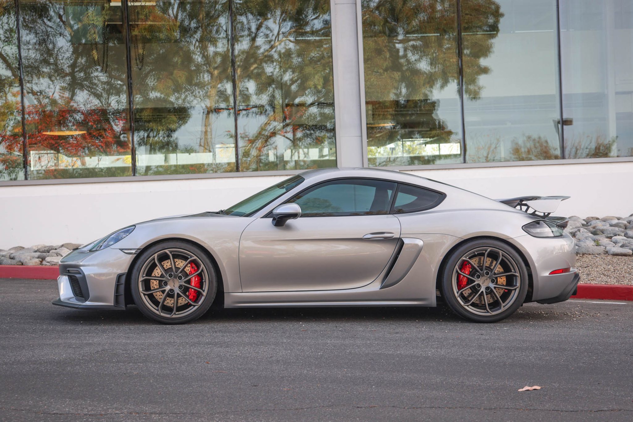 Porsche Cayman GT4 