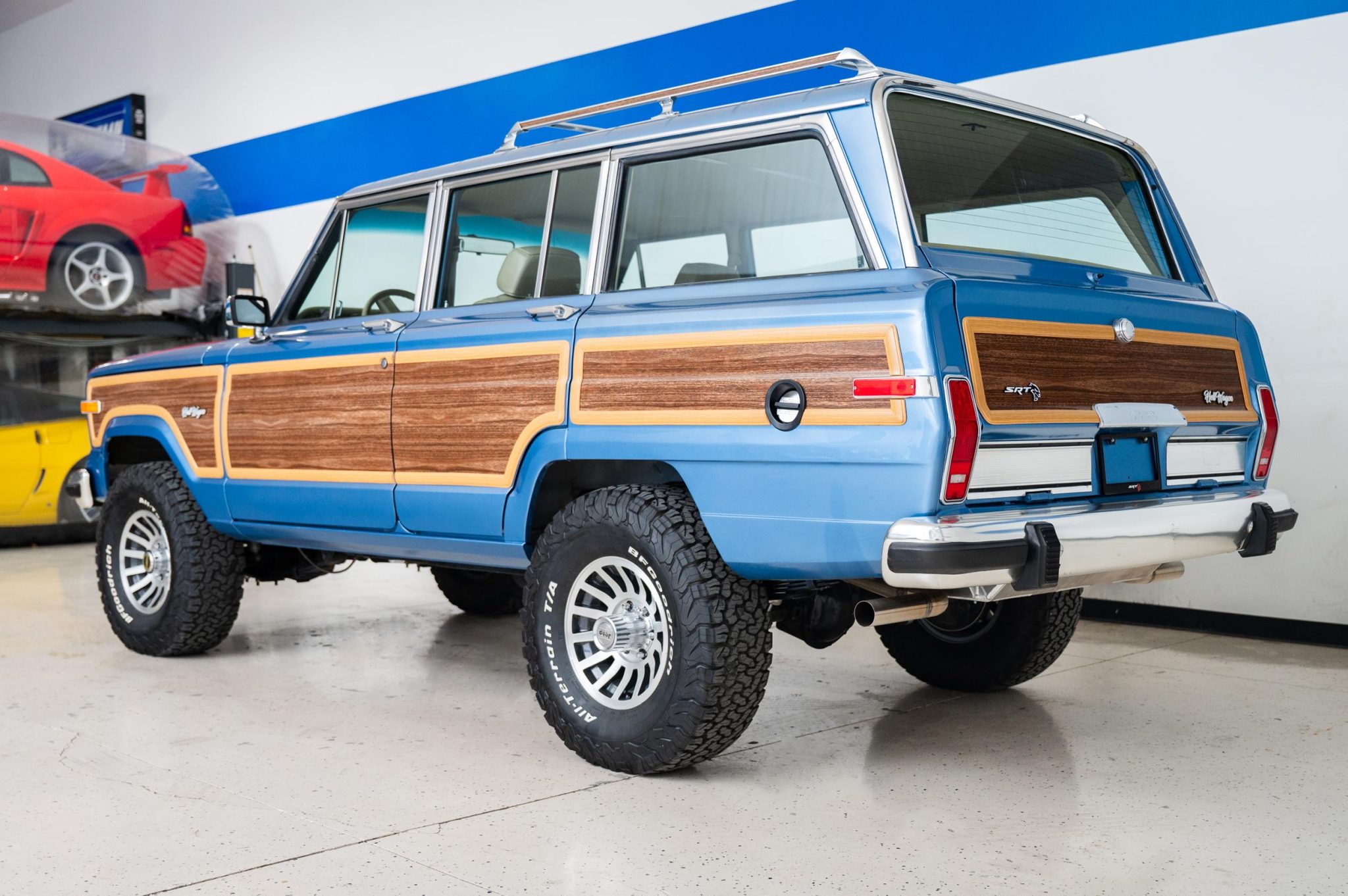 Jeep SJ Grand Wagoneer 