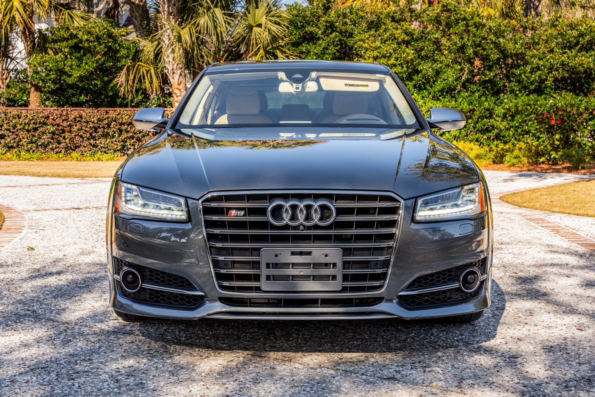Audi S8 