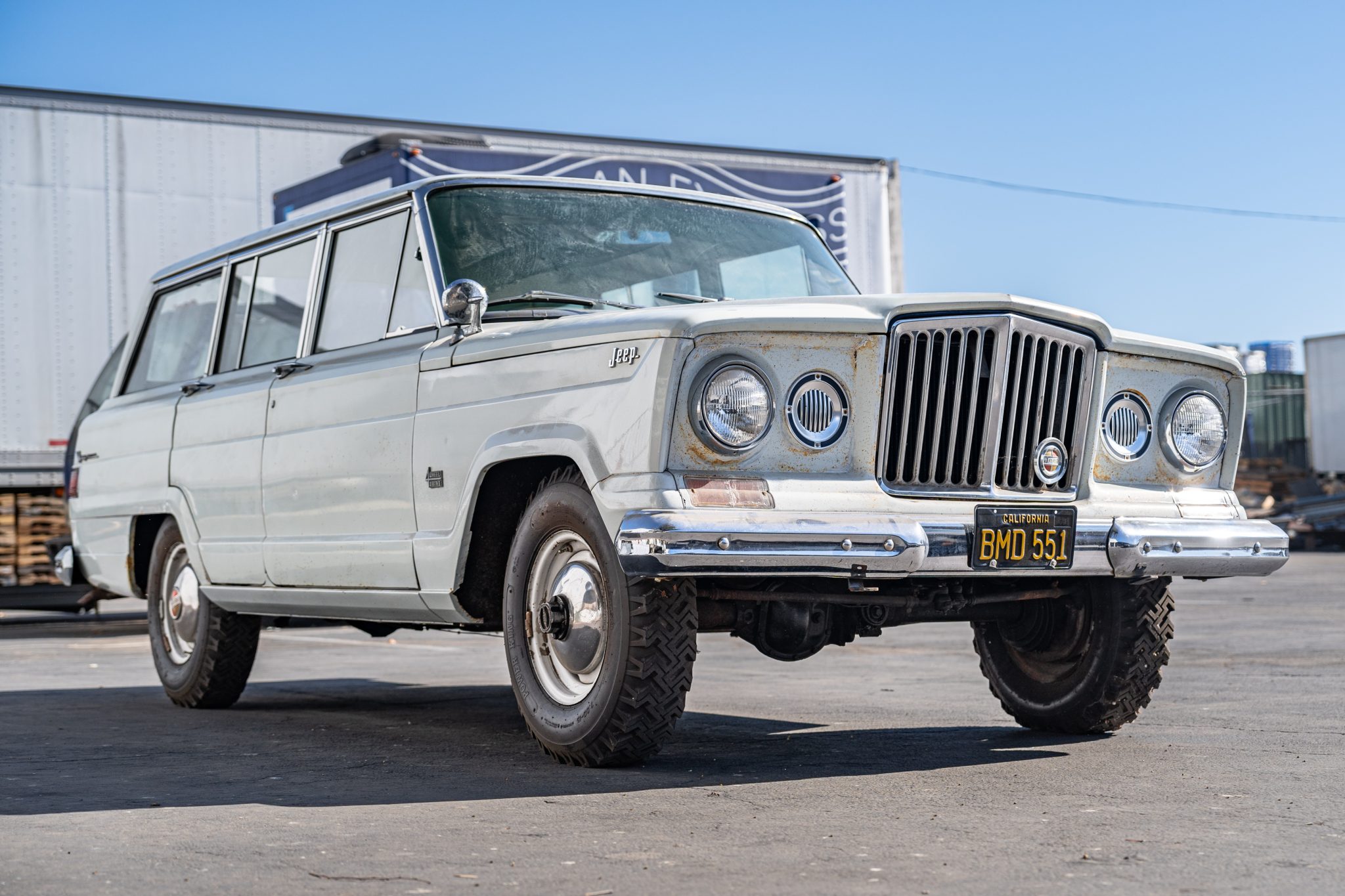 Jeep SJ Wagoneer 