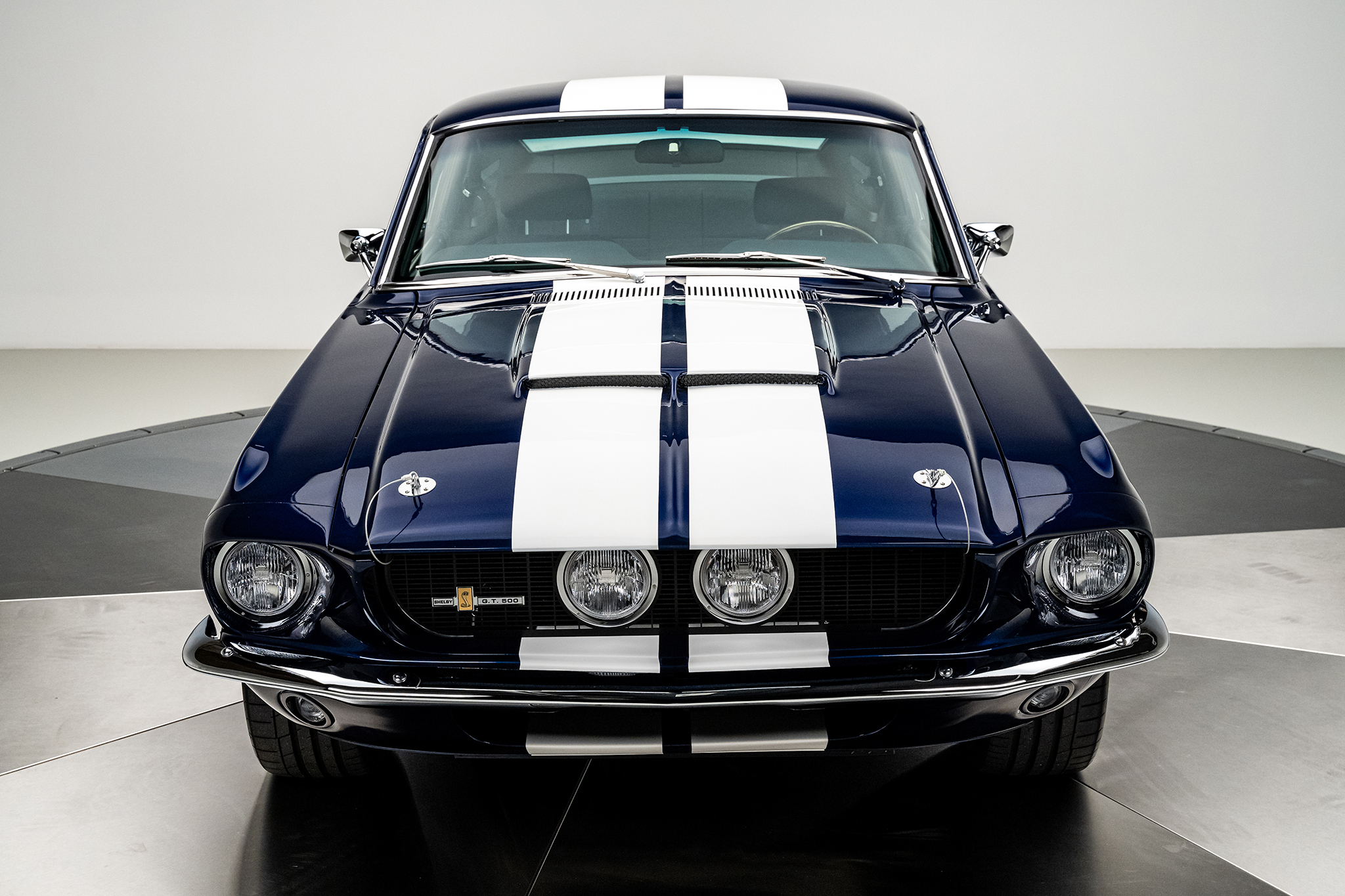 Shelby Mustang GT500 Fastback by Revology