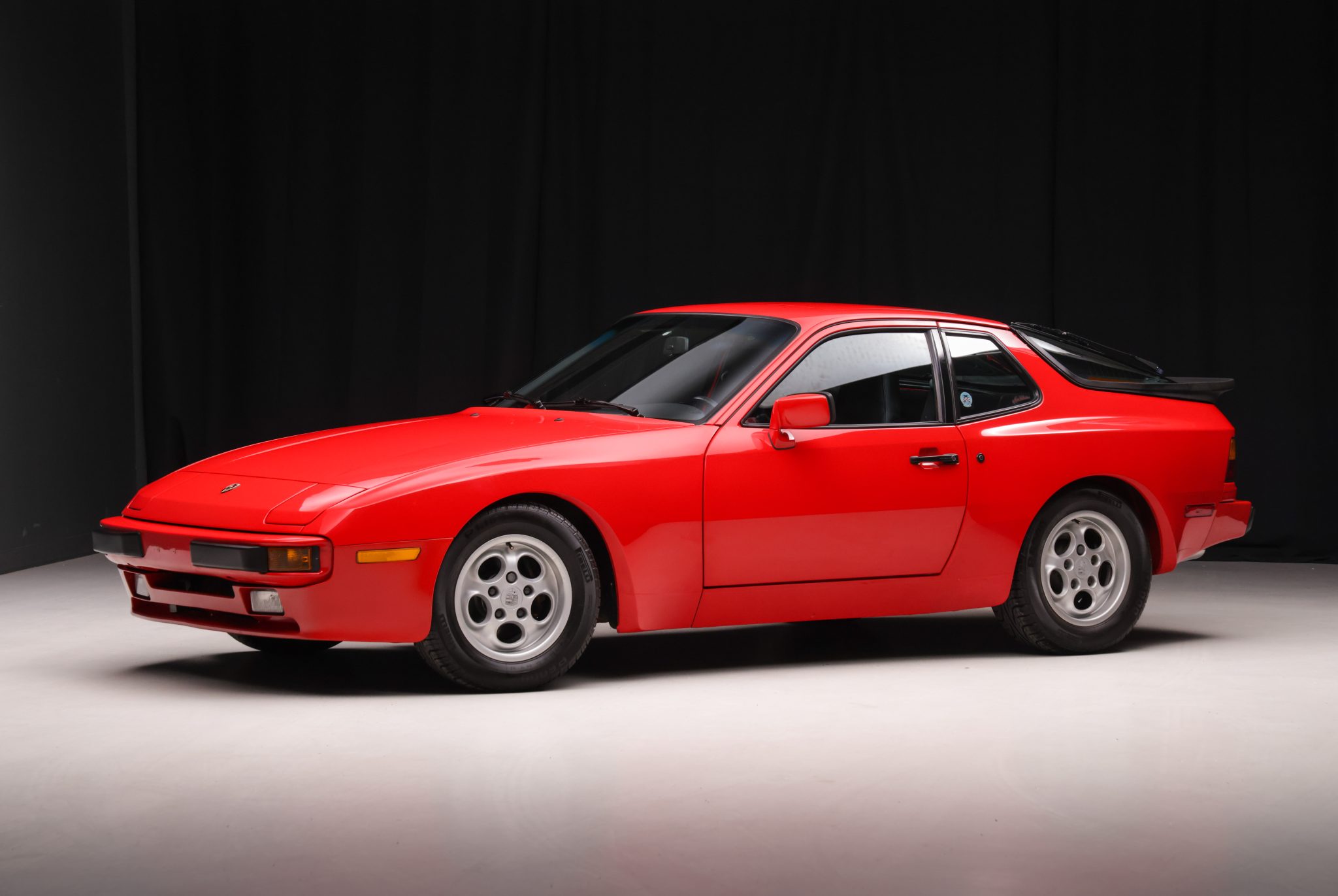 Porsche 944 