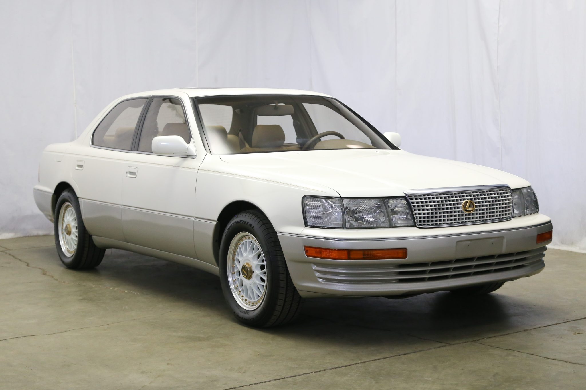 Lexus LS Sedan 