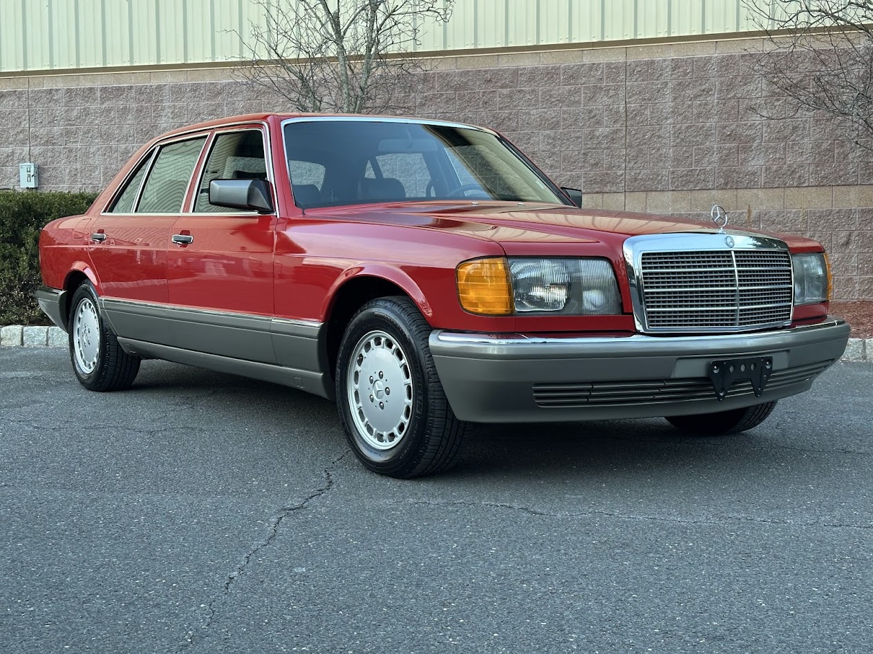 Mercedes-Benz W126 S-Class 