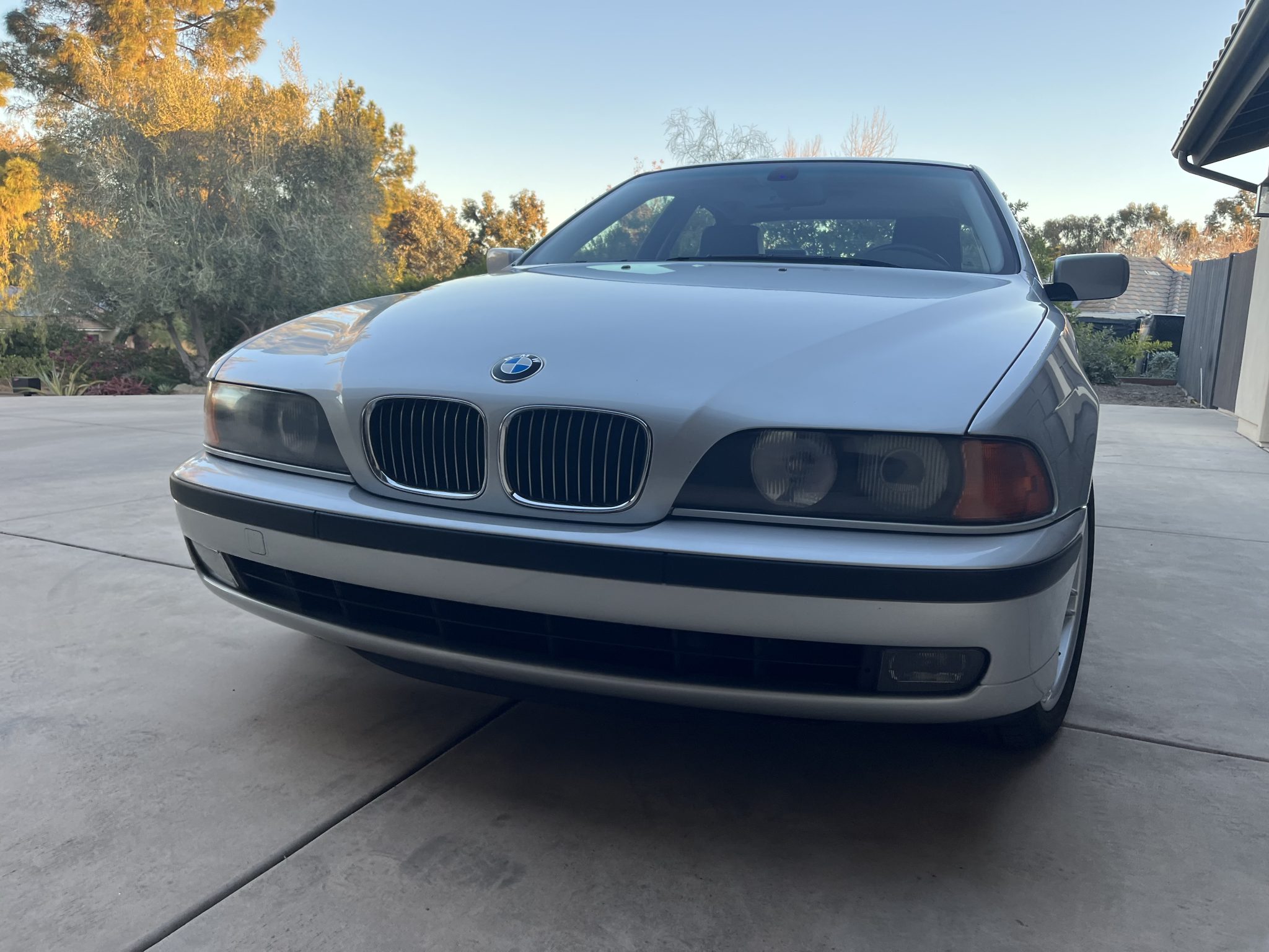 BMW E39 5-Series 