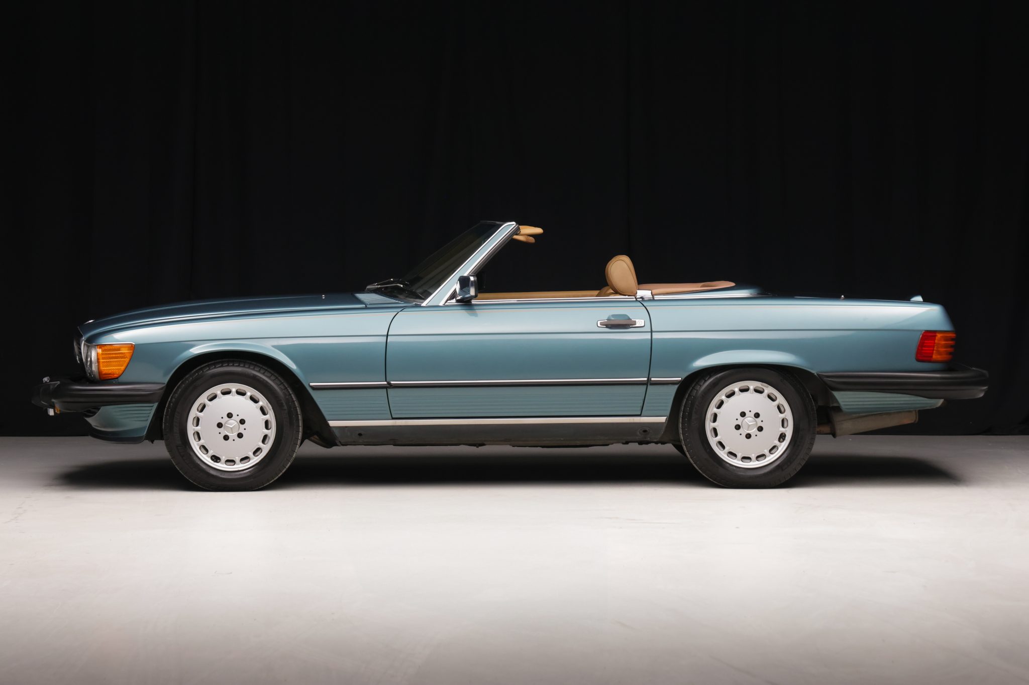 Mercedes-Benz R107 SL 