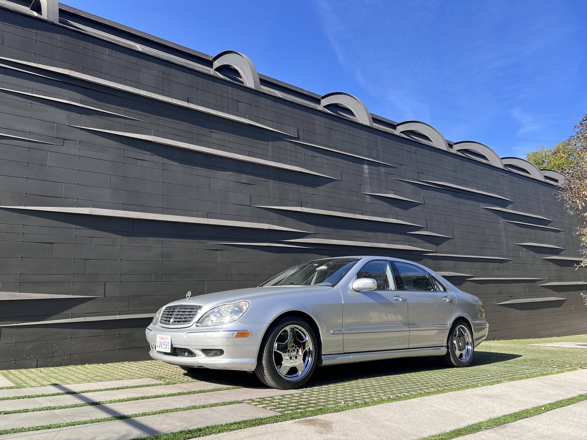 Mercedes-Benz W220 S-Class 