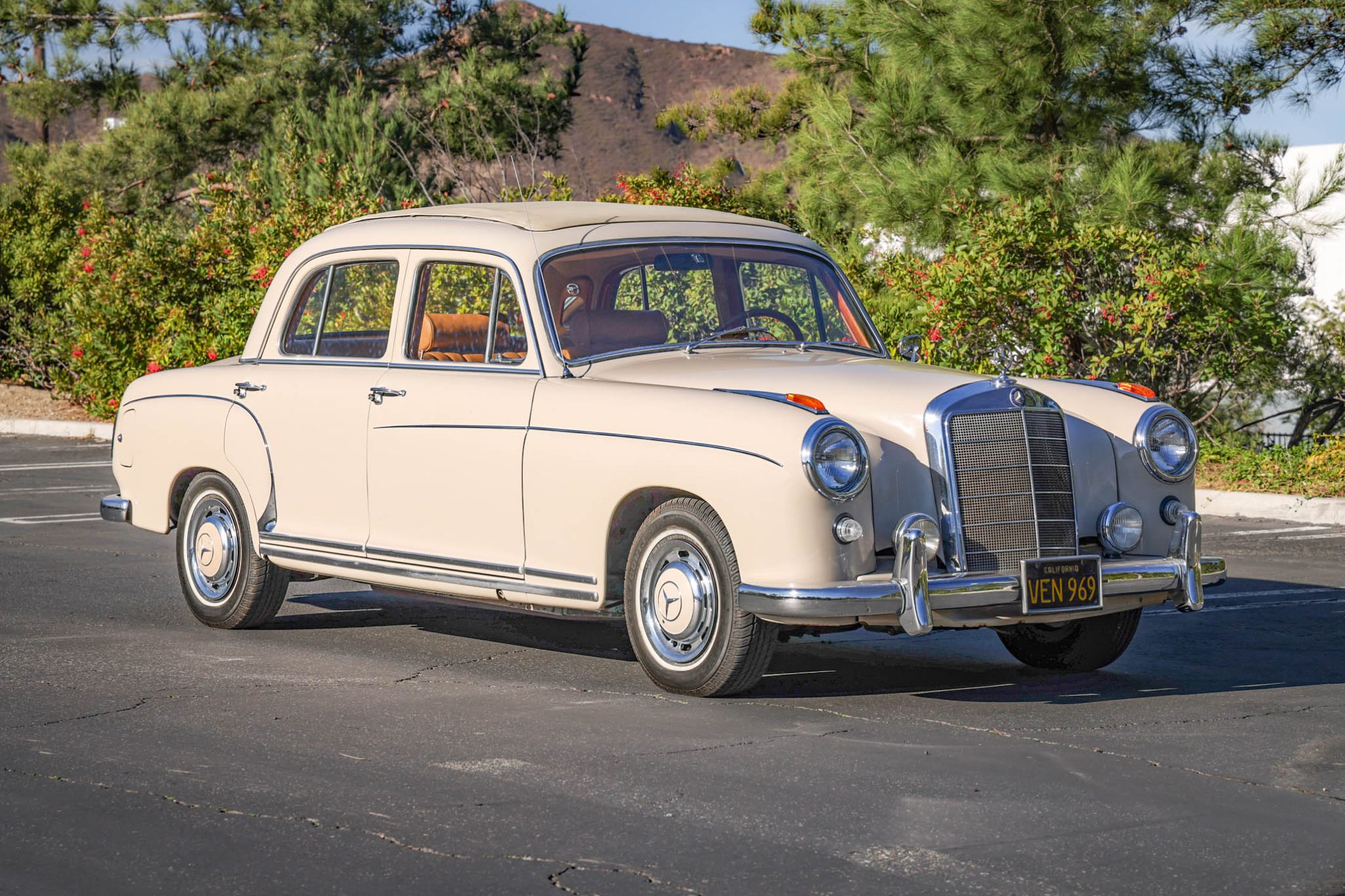 Mercedes-Benz Ponton 