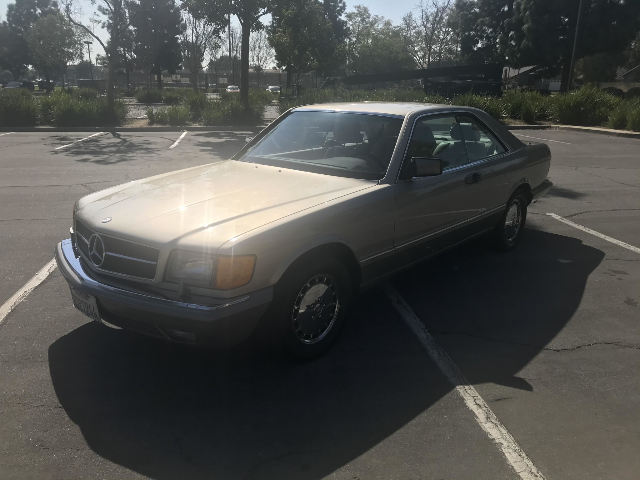 Mercedes-Benz W126 S-Class 