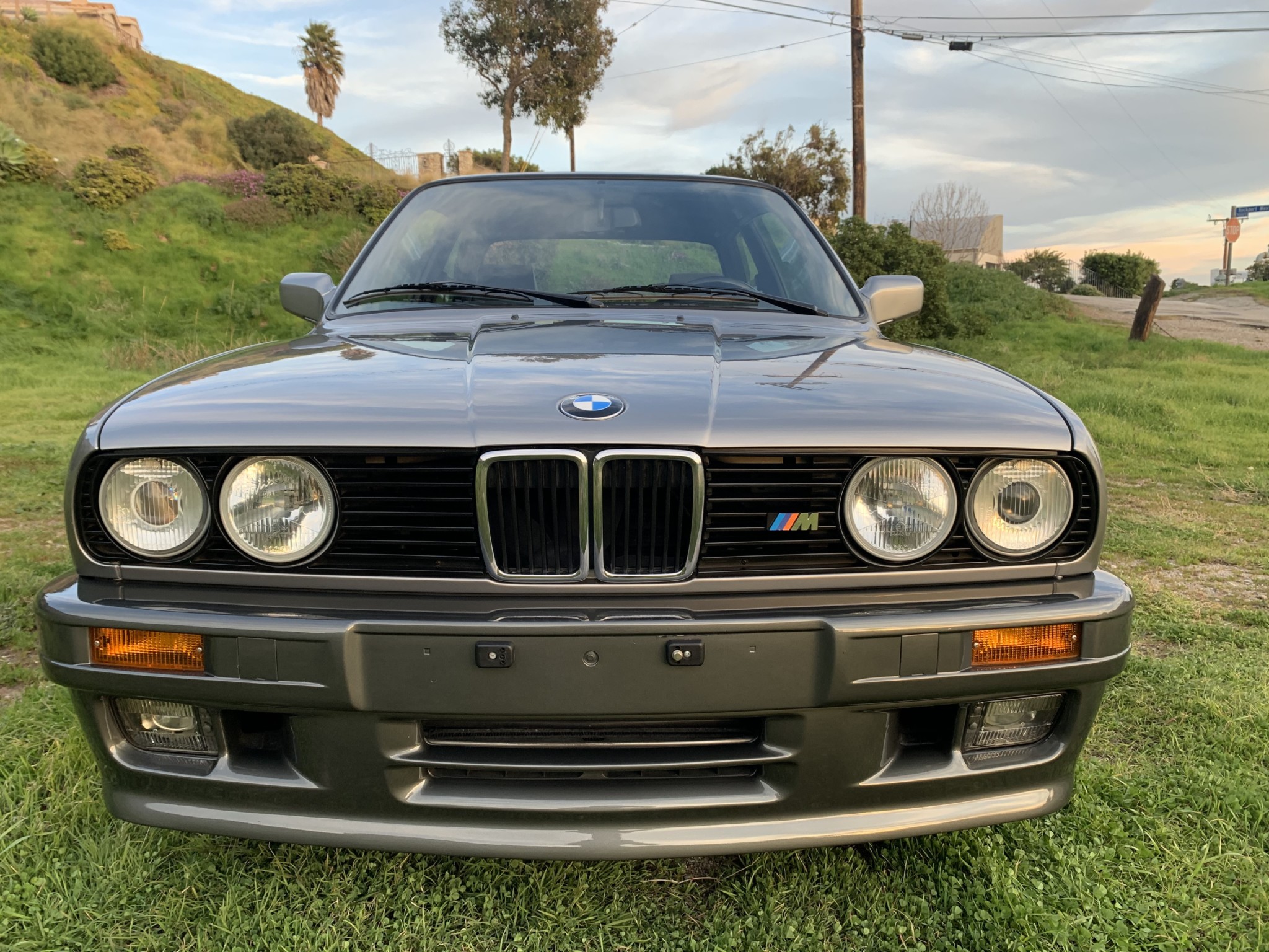 BMW E30 3-Series Coupe 