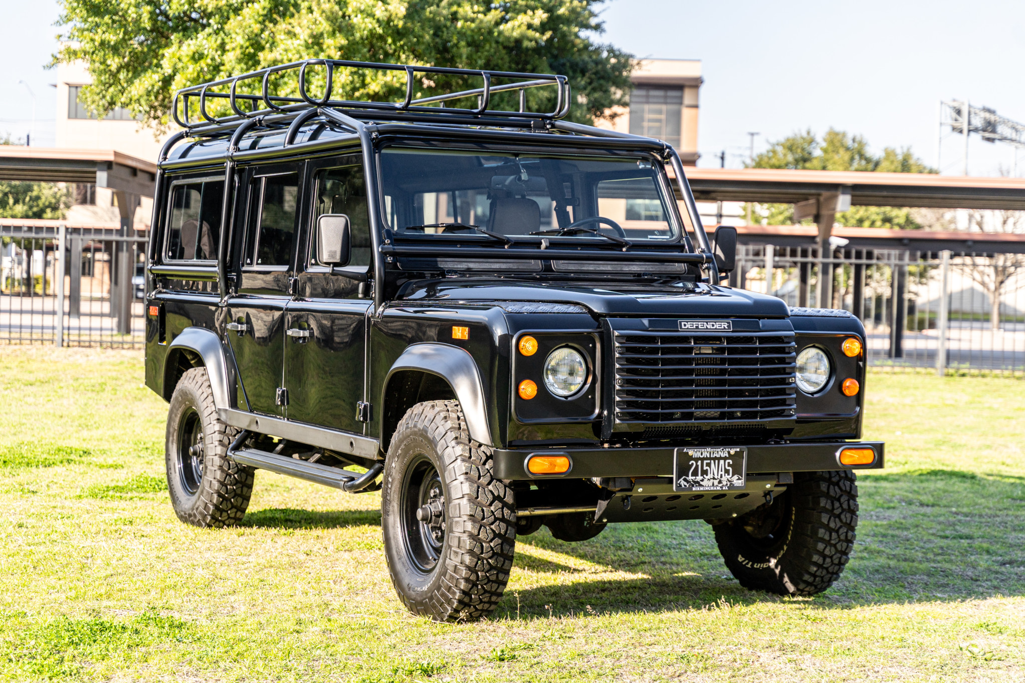 Land Rover Defender 110 NAS 